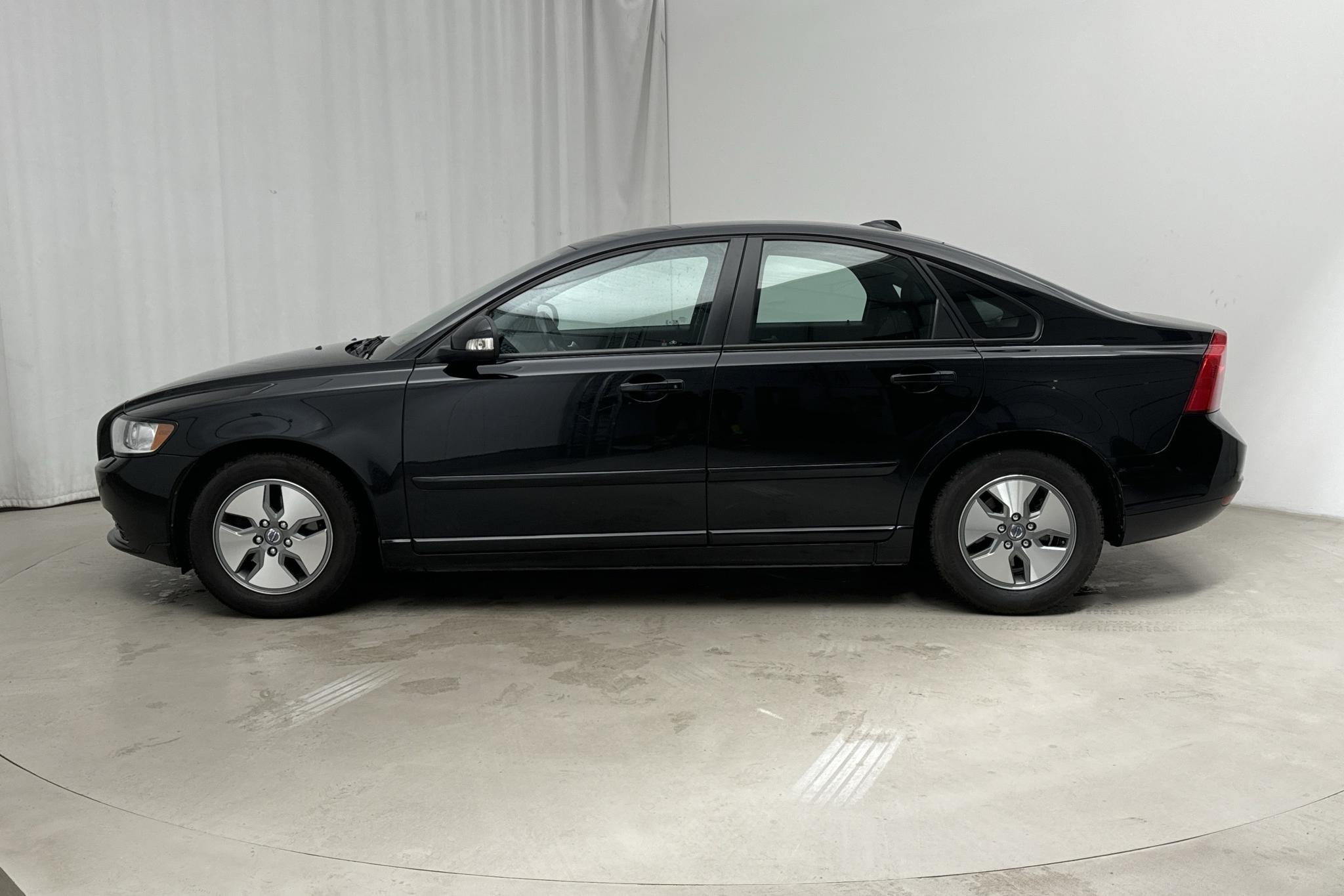 Volvo S40 D2 (115hk) - 124 500 km - Käsitsi - must - 2012