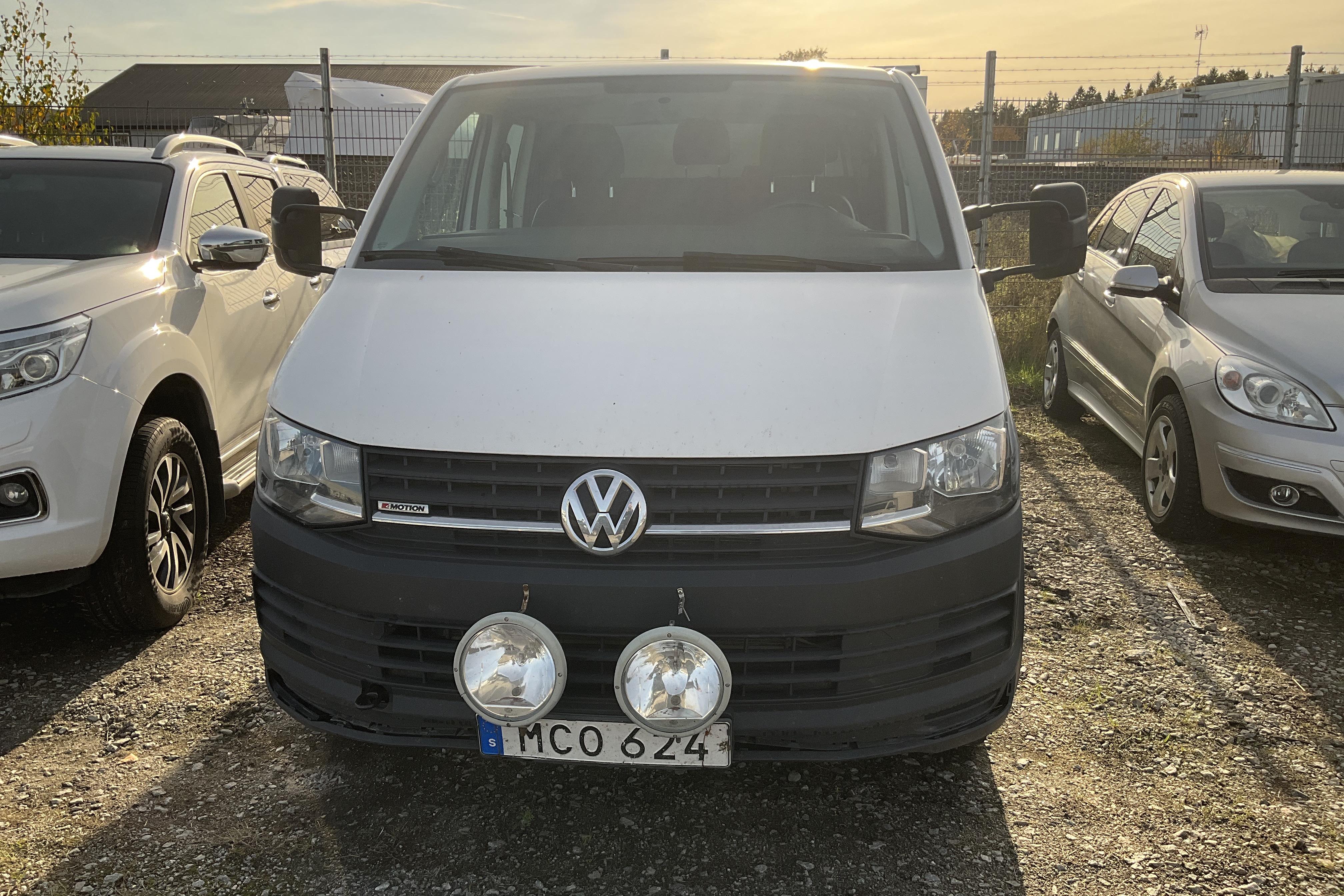 VW Transporter T6 2.0 TDI BMT (150hk) - 186 740 km - Manual - white - 2017