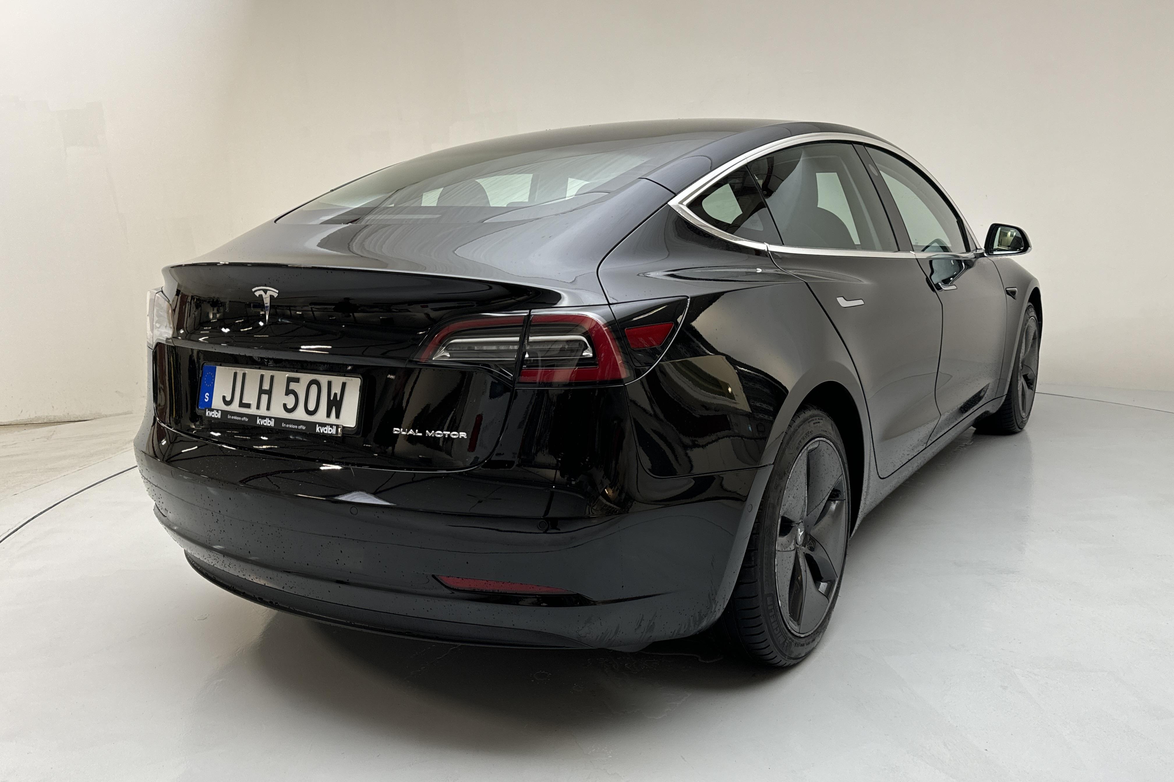 Tesla Model 3 Long Range Dual Motor AWD - 53 390 km - Automaattinen - musta - 2019