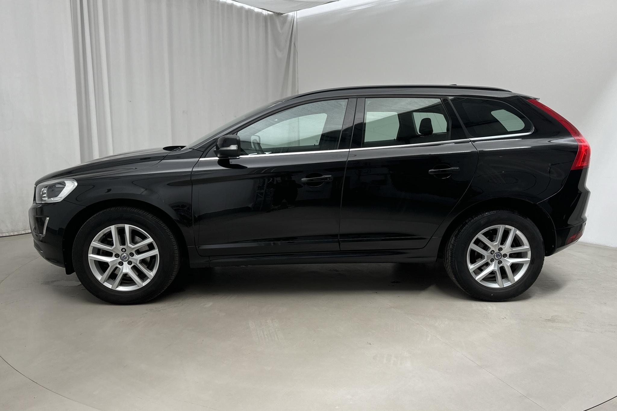 Volvo XC60 D4 AWD (190hk) - 7 753 mil - Automat - svart - 2017