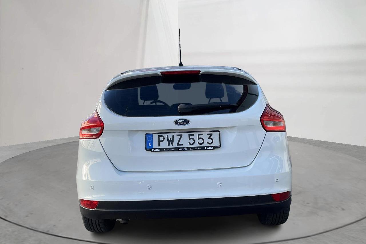 Ford Focus 1.0 EcoBoost 5dr (100hk) - 110 990 km - Manualna - biały - 2016