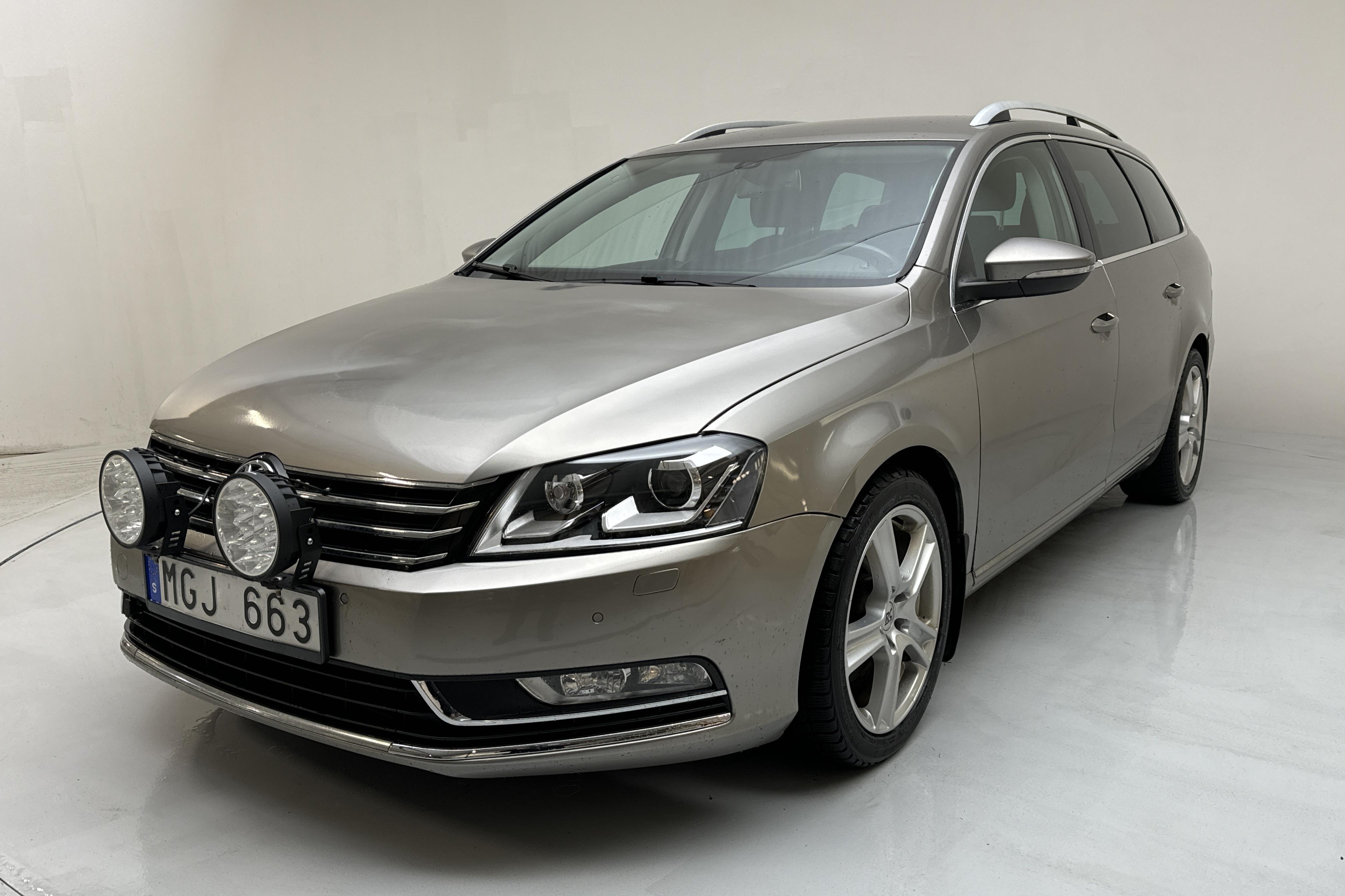 VW Passat 2.0 TDI BlueMotion Technology Variant 4Motion (170hk) - 223 160 km - Automaatne - Light Brown - 2012