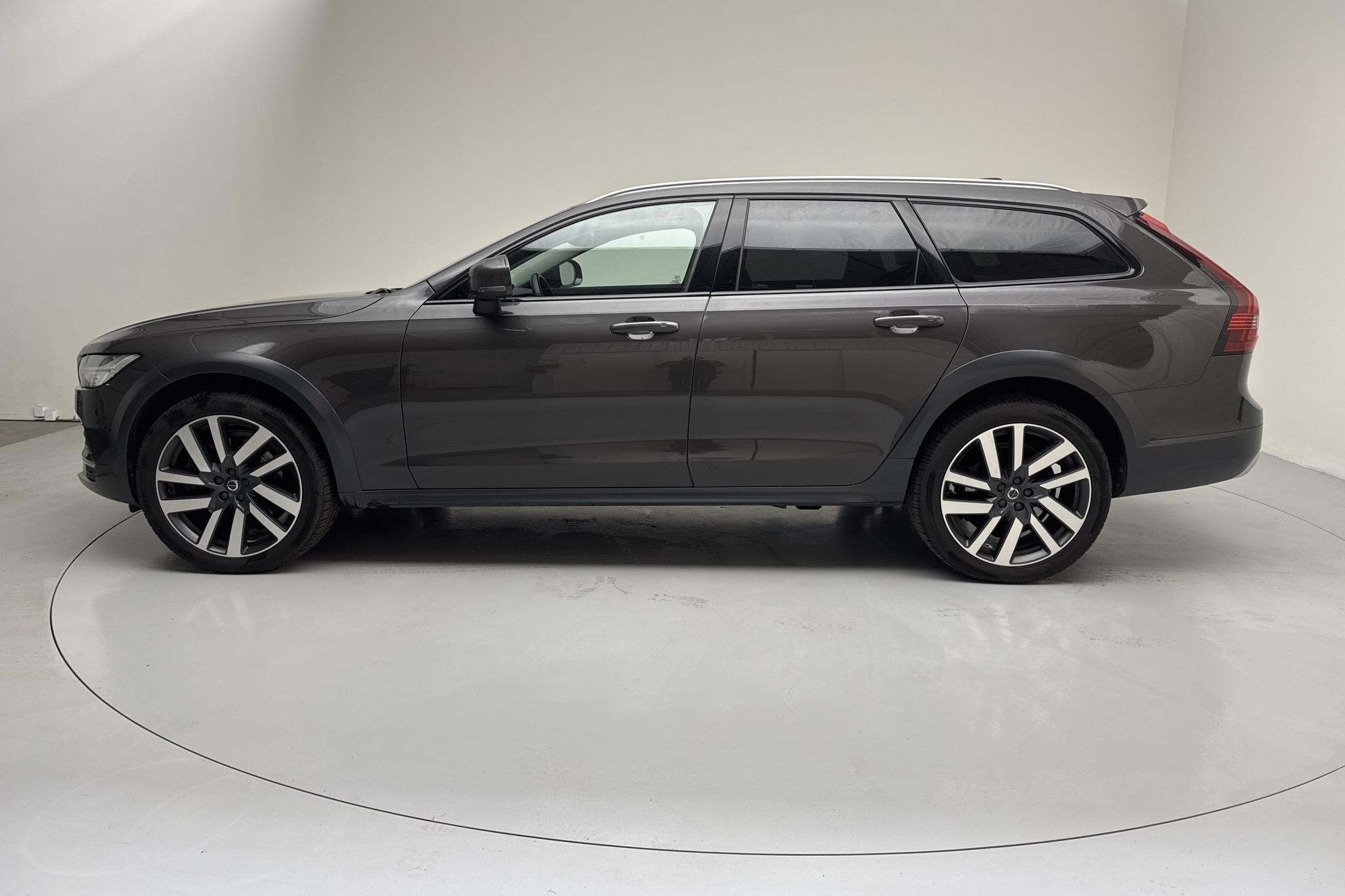 Volvo V90 B4 Cross Country AWD Mildhybrid, Diesel (197hk) - 163 760 km - Automatic - gray - 2021