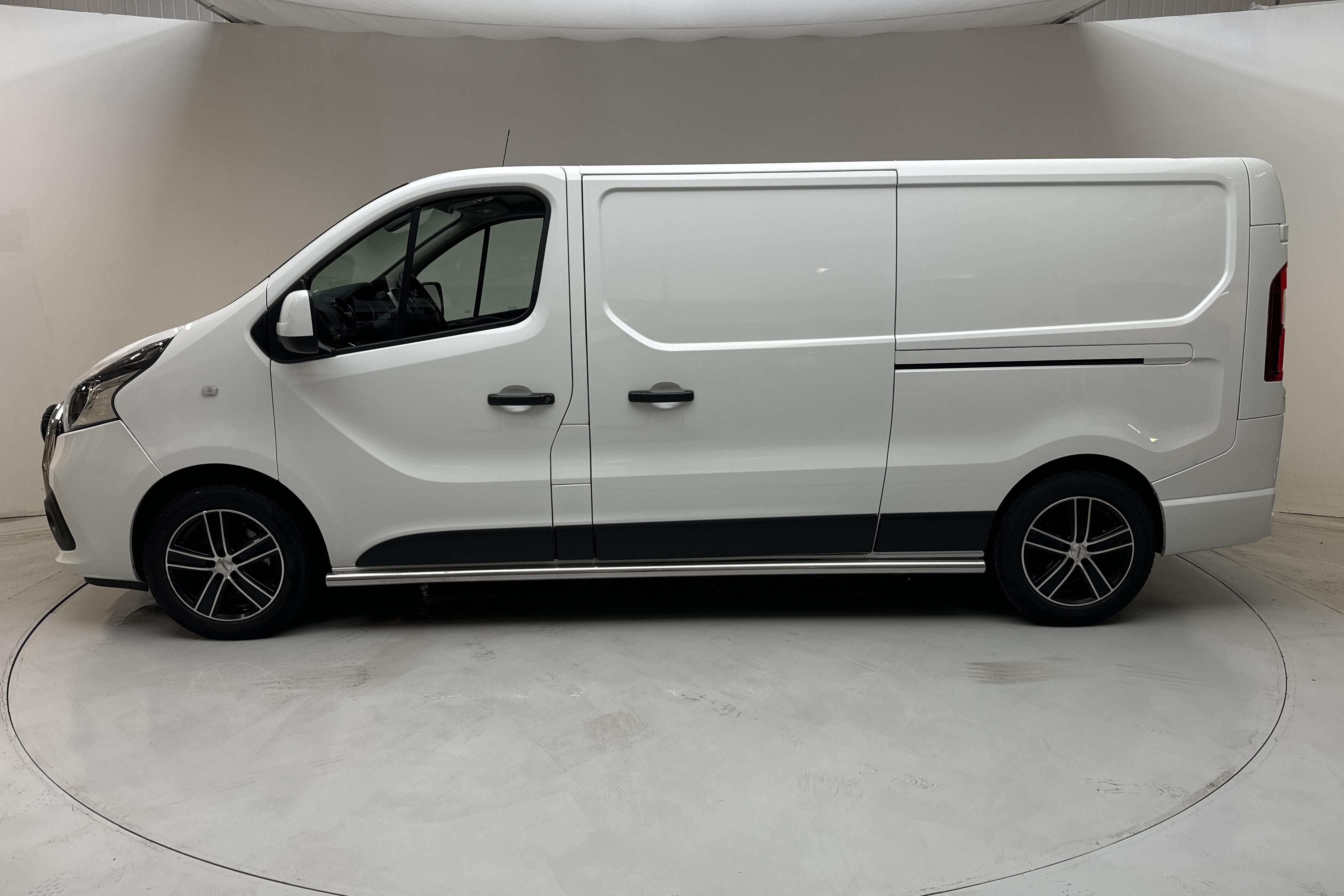 Nissan NV300 1.6 dCi (170hk) - 161 810 km - Automatyczna - biały - 2021