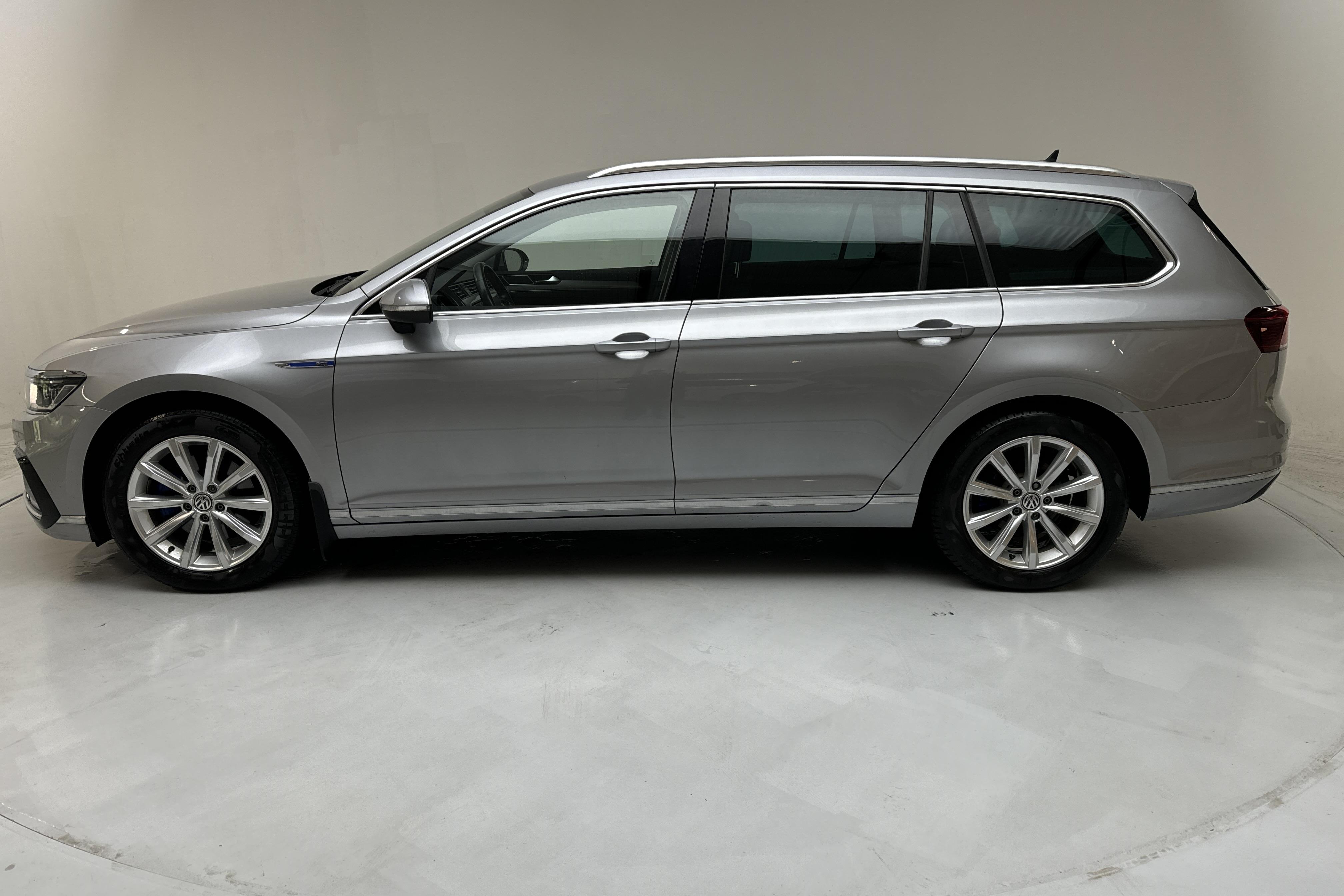 VW Passat 1.4 GTE Sportscombi (218hk) - 60 470 km - Automaattinen - hopea - 2020