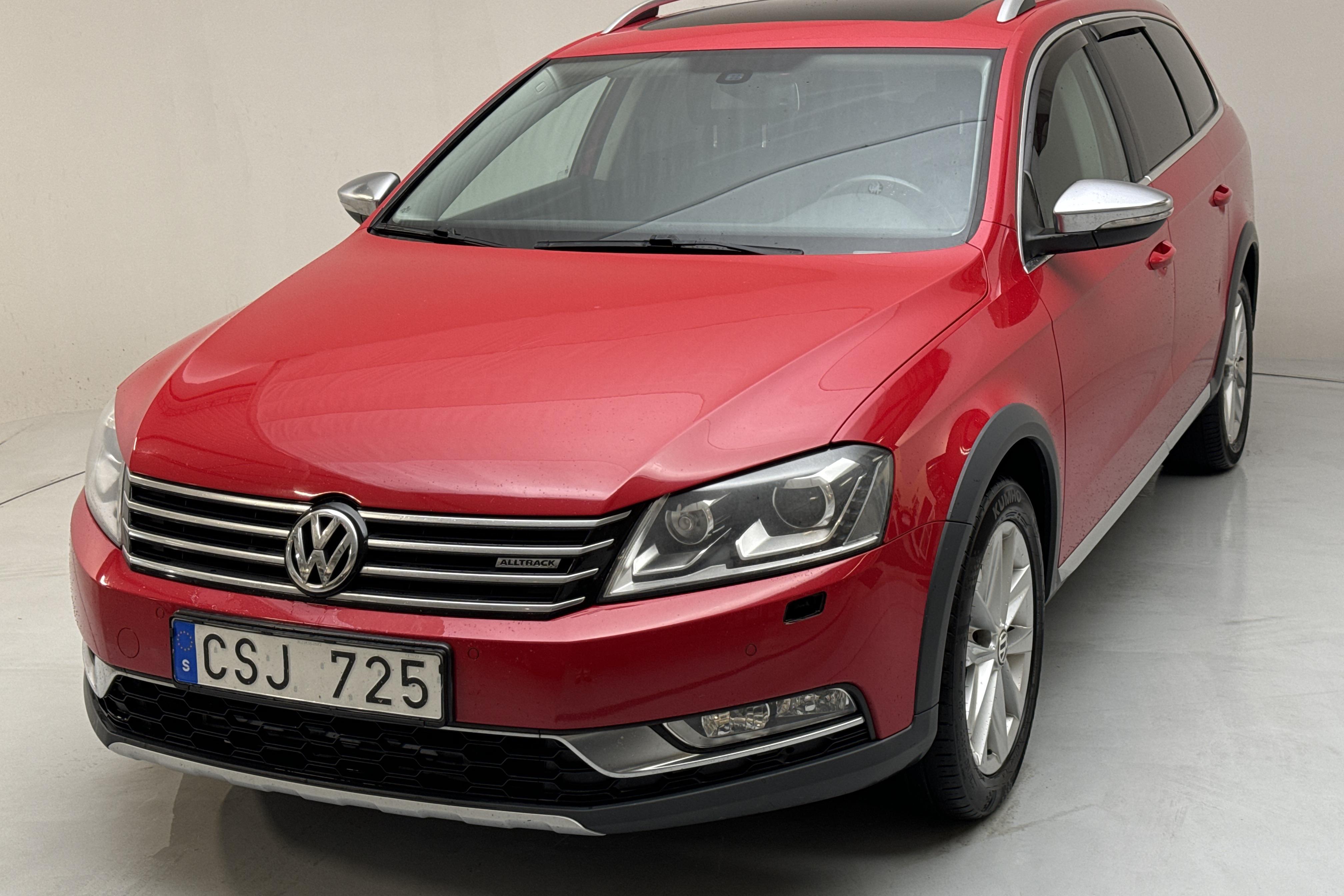 VW Passat Alltrack 2.0 TDI BlueMotion Technology 4Motion (170hk) - 18 862 mil - Automat - röd - 2013