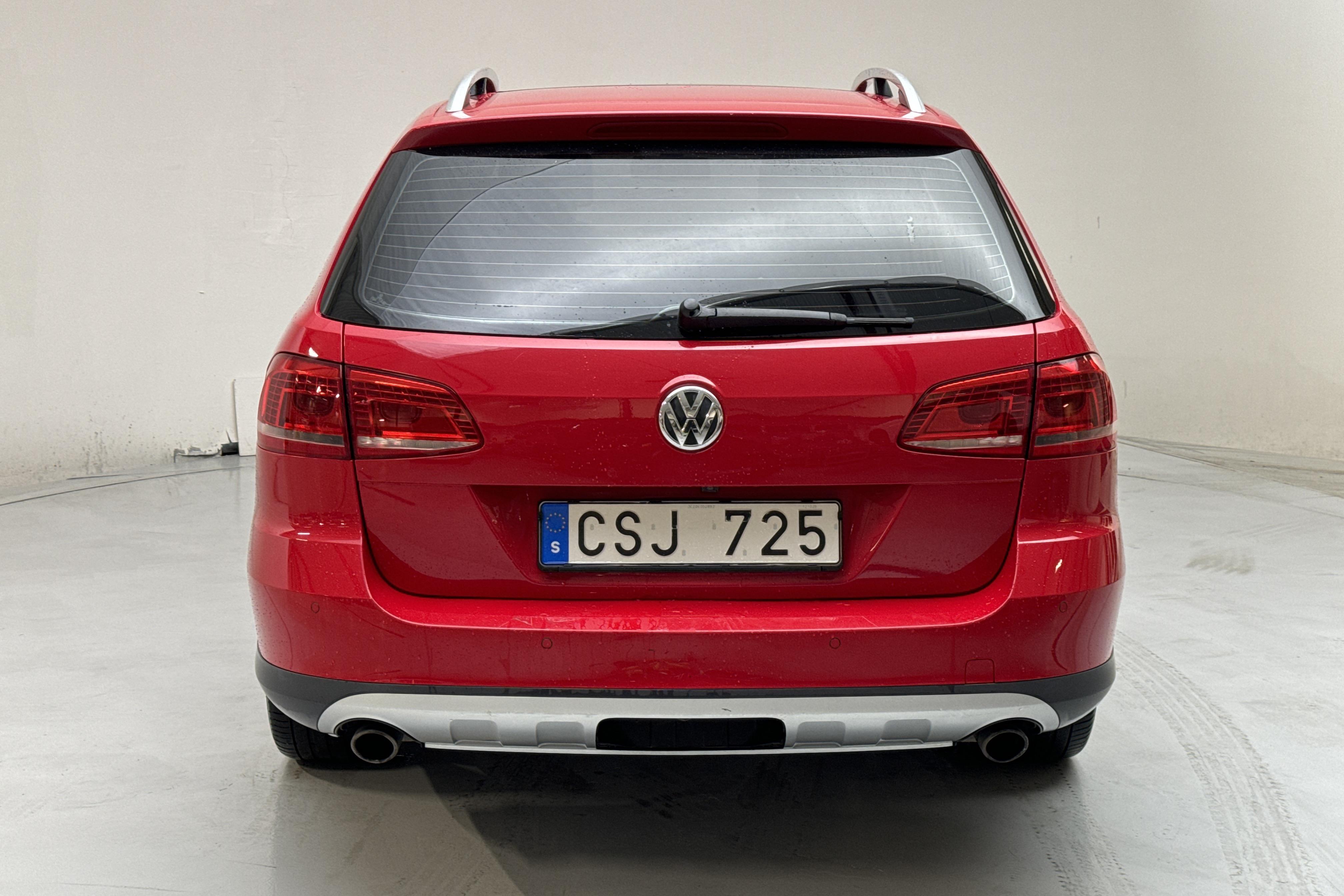 VW Passat Alltrack 2.0 TDI BlueMotion Technology 4Motion (170hk) - 18 862 mil - Automat - röd - 2013