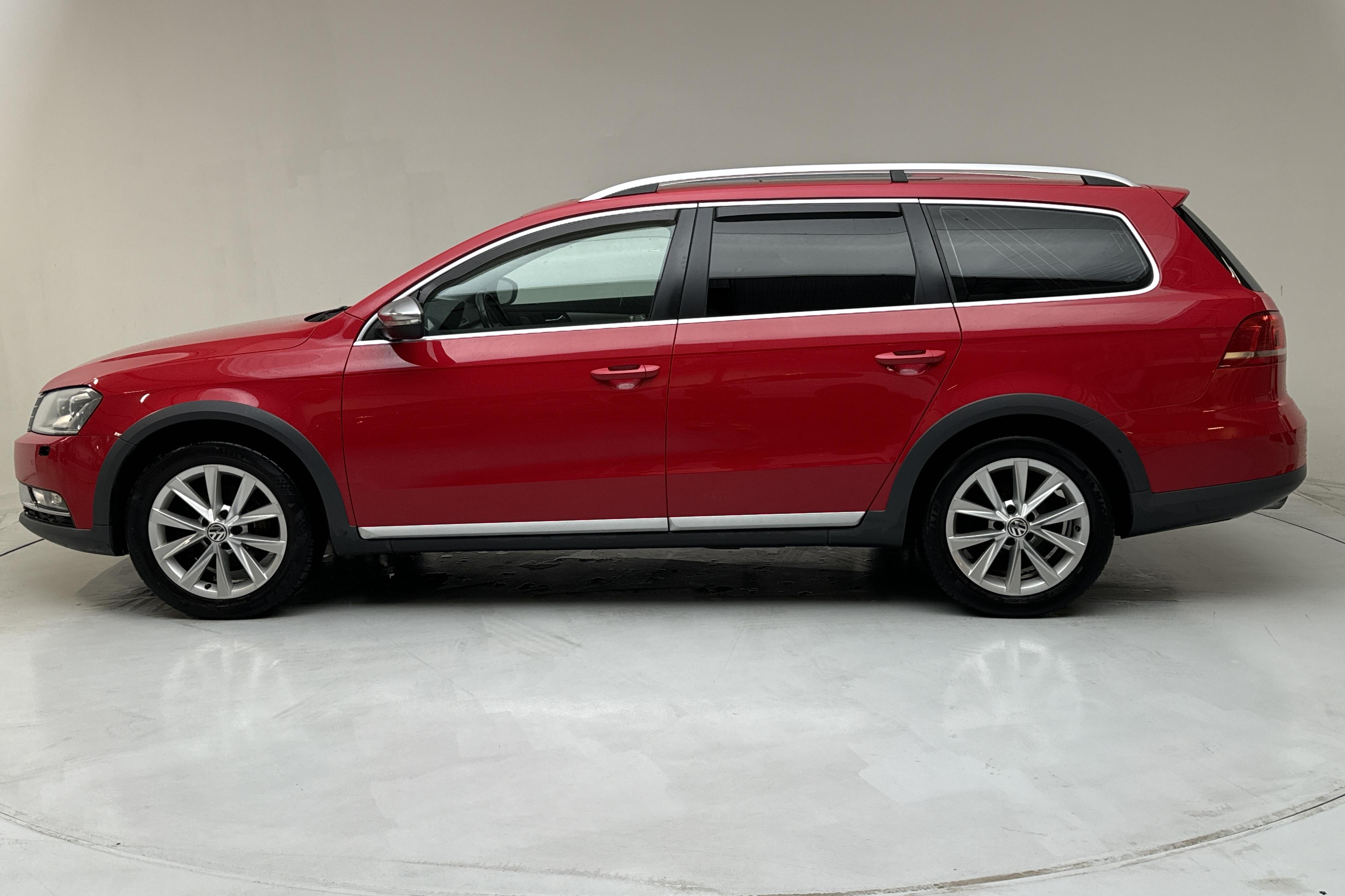 VW Passat Alltrack 2.0 TDI BlueMotion Technology 4Motion (170hk) - 188 620 km - Automatic - red - 2013