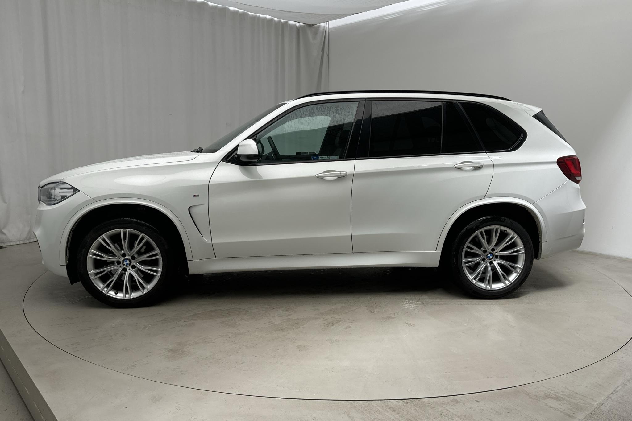 BMW X5 xDrive30d, F15 (258hk) - 72 260 km - Automatyczna - biały - 2015