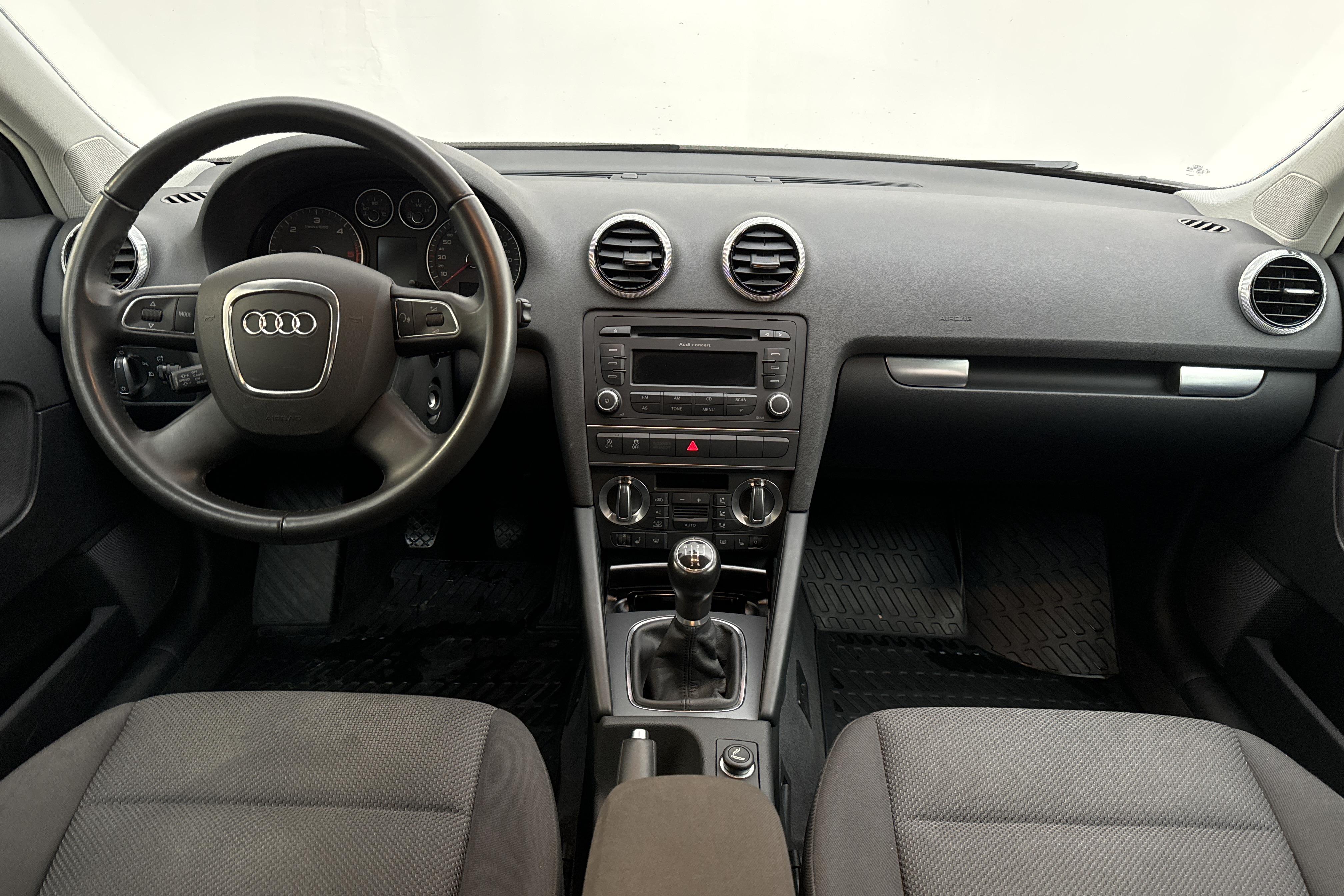 Audi A3 1.6 TDI Sportback (105hk) - 11 100 mil - Manuell - grå - 2013