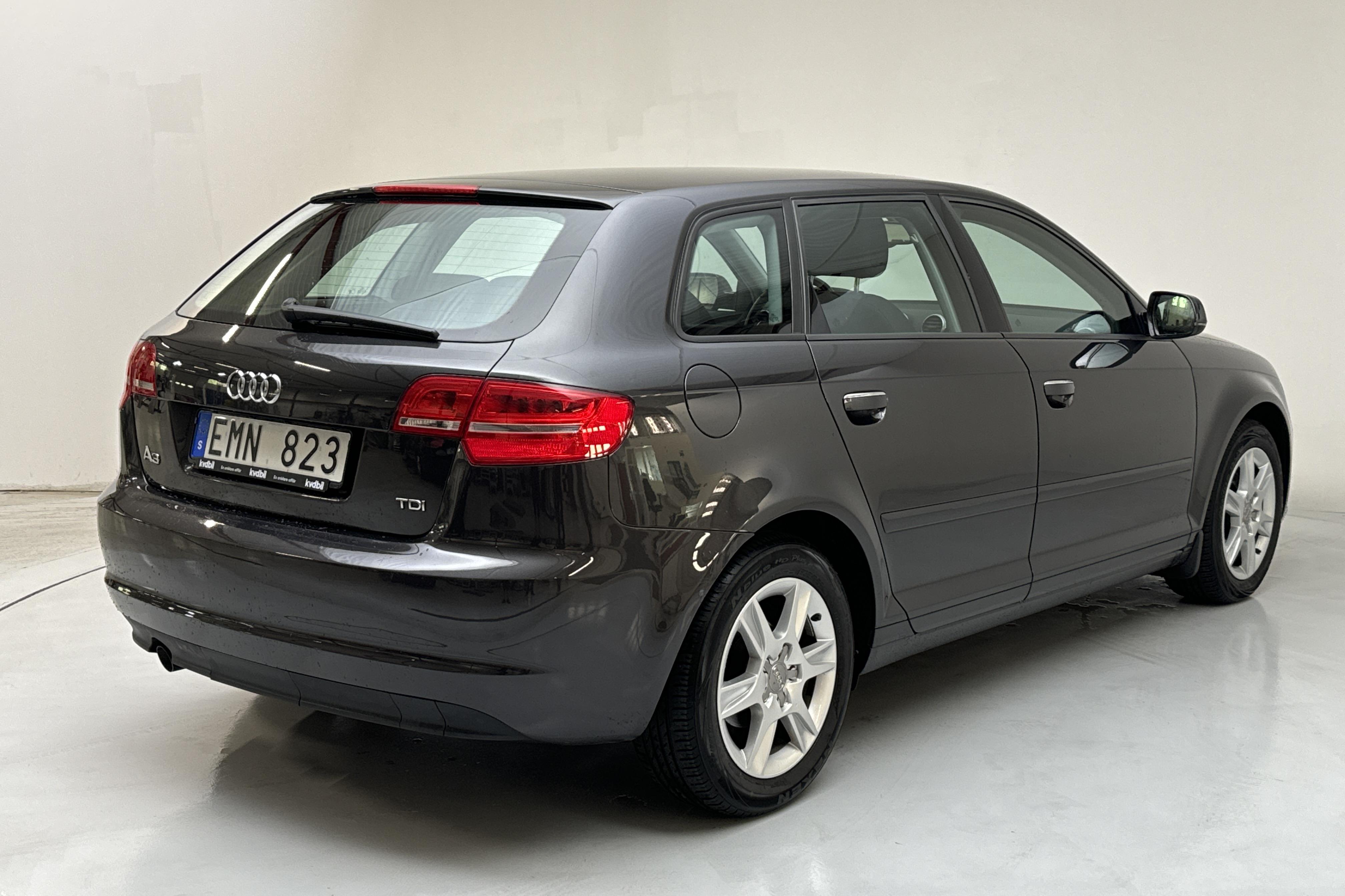 Audi A3 1.6 TDI Sportback (105hk) - 111 000 km - Manualna - szary - 2013