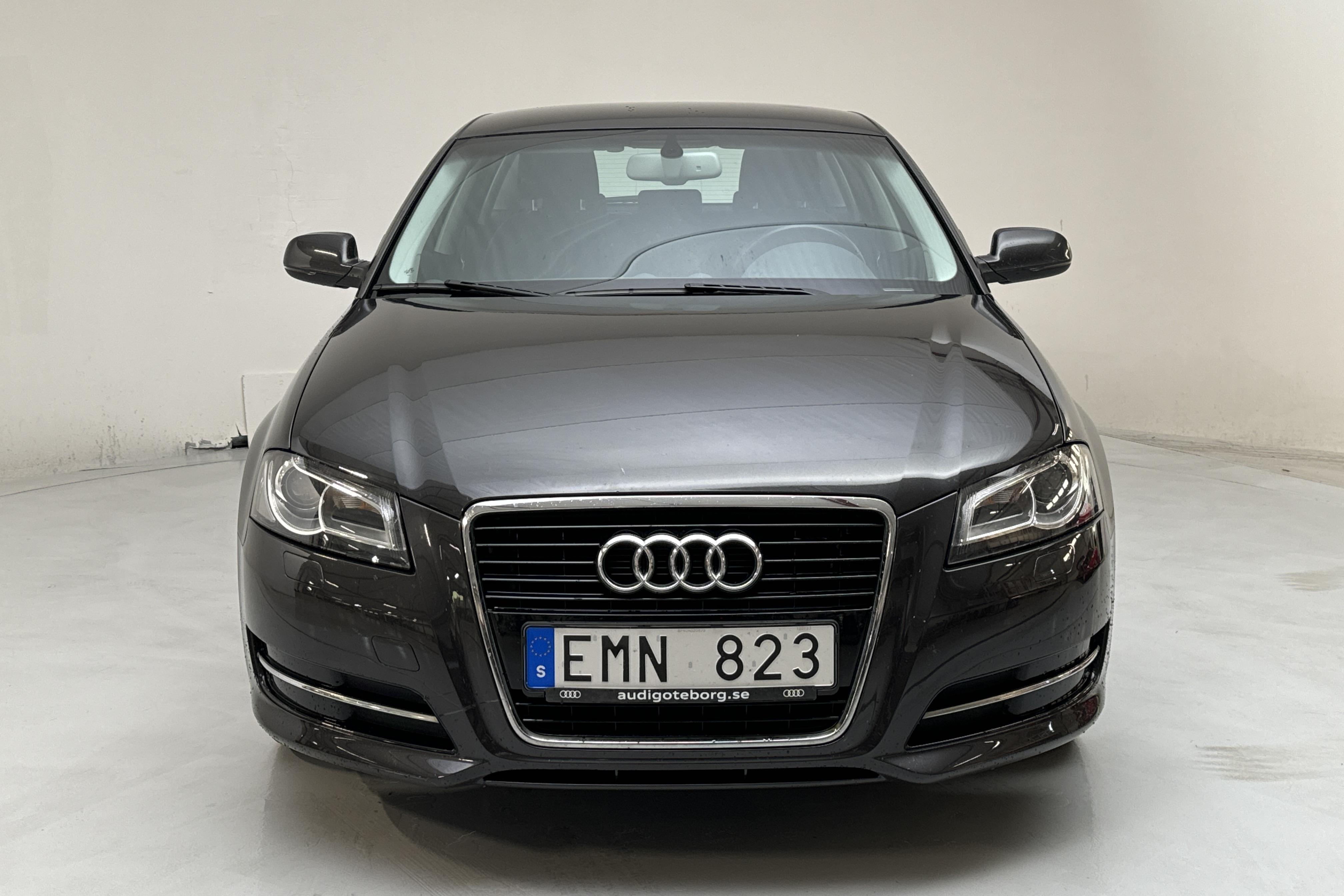 Audi A3 1.6 TDI Sportback (105hk) - 111 000 km - Manuaalinen - harmaa - 2013