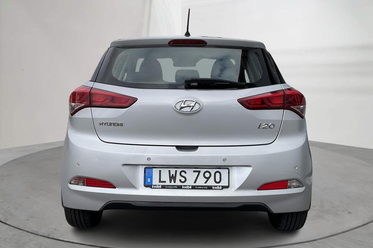 Hyundai i20 1.4 (100hk) - 109 870 km - Käsitsi - hõbe - 2016