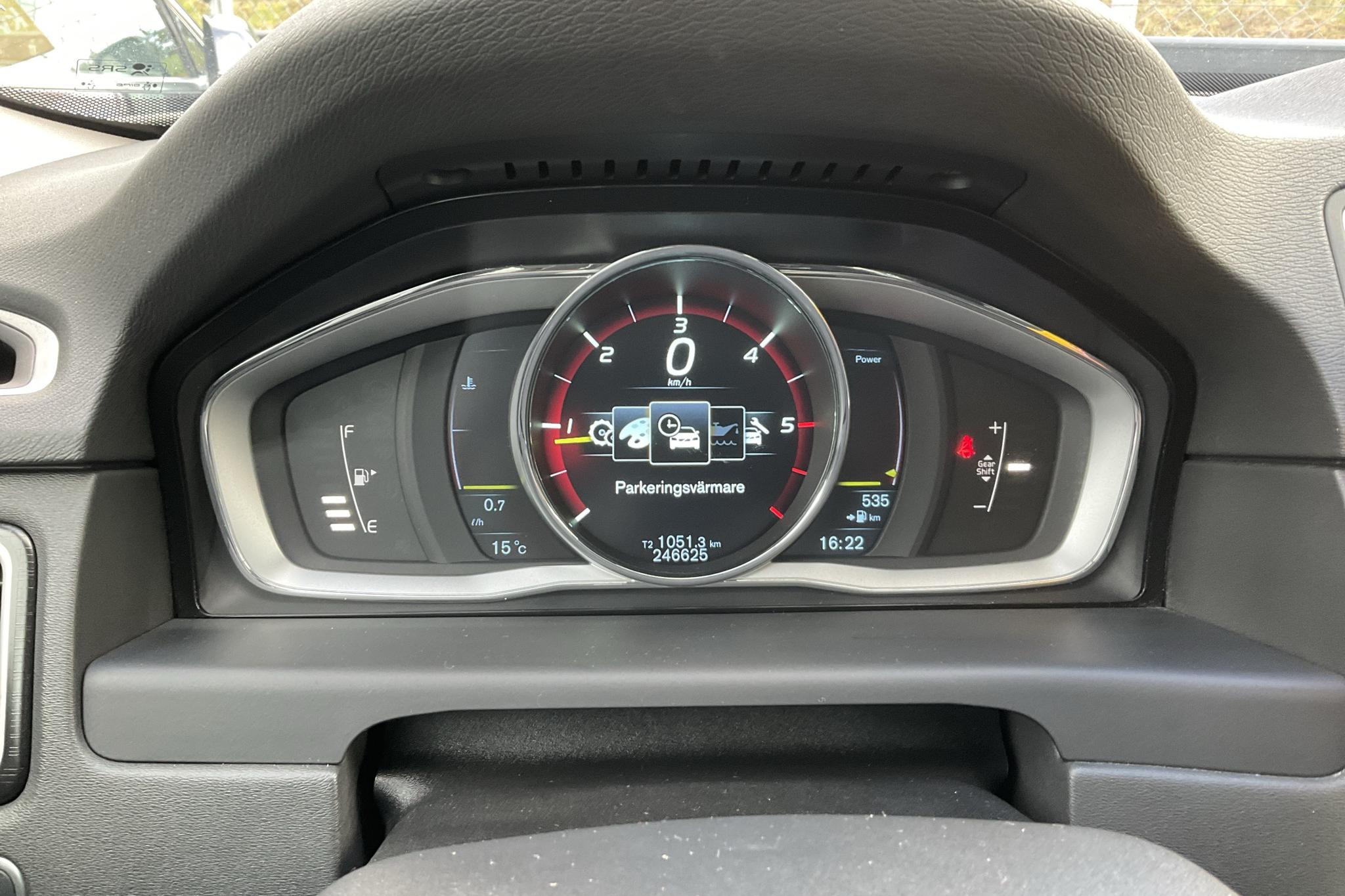 Volvo V70 II D4 (181hk) - 246 630 km - Manualna - biały - 2014