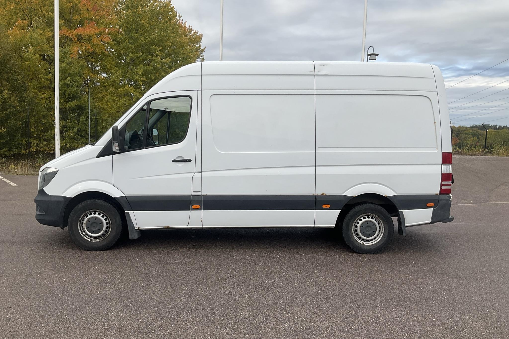 Mercedes Sprinter 211 CDI (114hk) - 261 390 km - Automaatne - valge - 2016