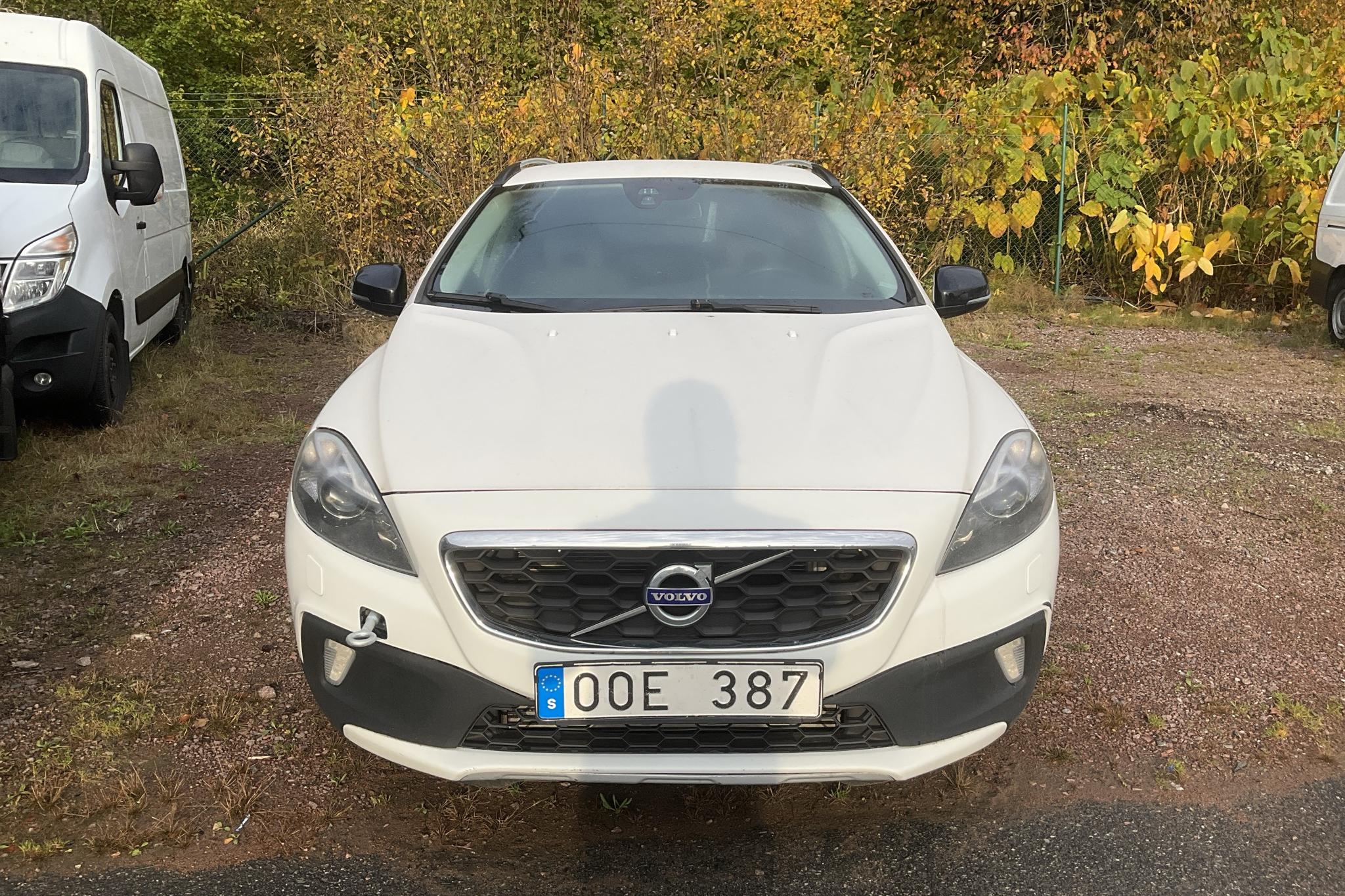 Volvo V40 Cross Country D4 (177hk) - 24 969 mil - Automat - vit - 2014