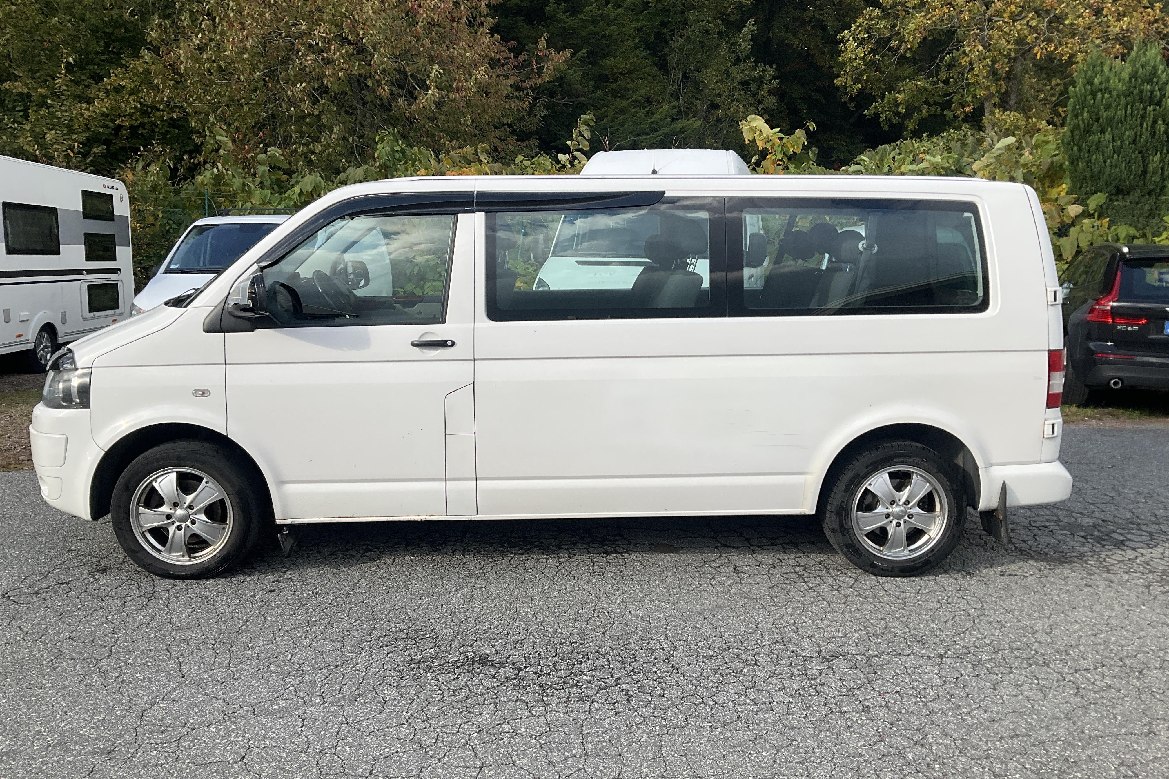 VW Caravelle T5 2.0 TDI (140hk) - 271 820 km - Automatic - white - 2013