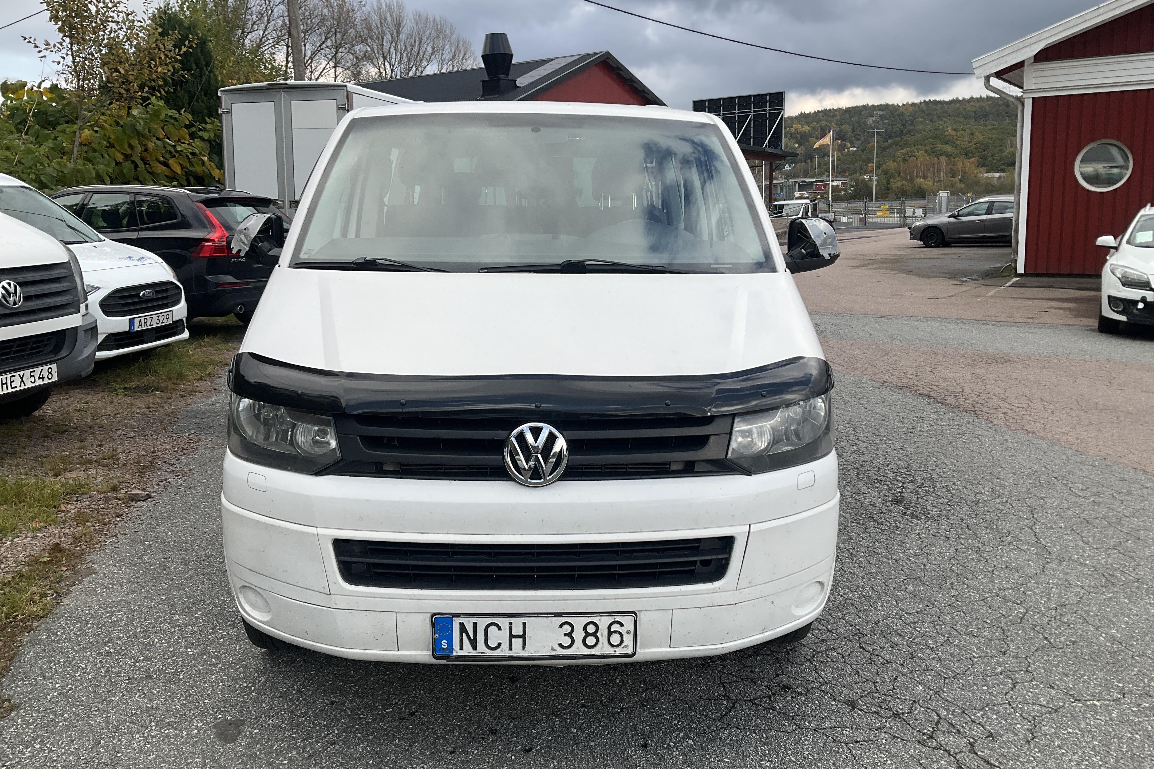 VW Caravelle T5 2.0 TDI (140hk) - 271 820 km - Automatic - white - 2013