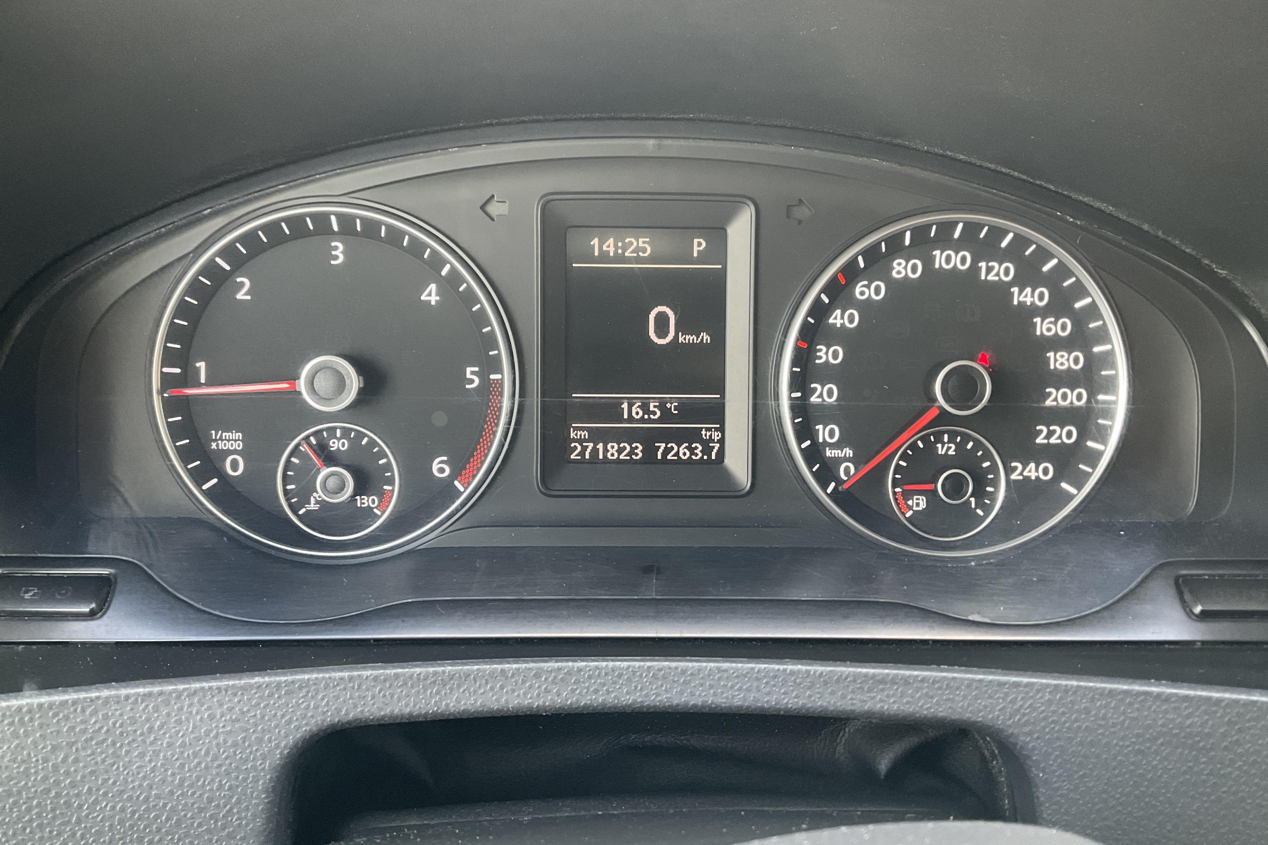 VW Caravelle T5 2.0 TDI (140hk) - 271 820 km - Automaatne - valge - 2013