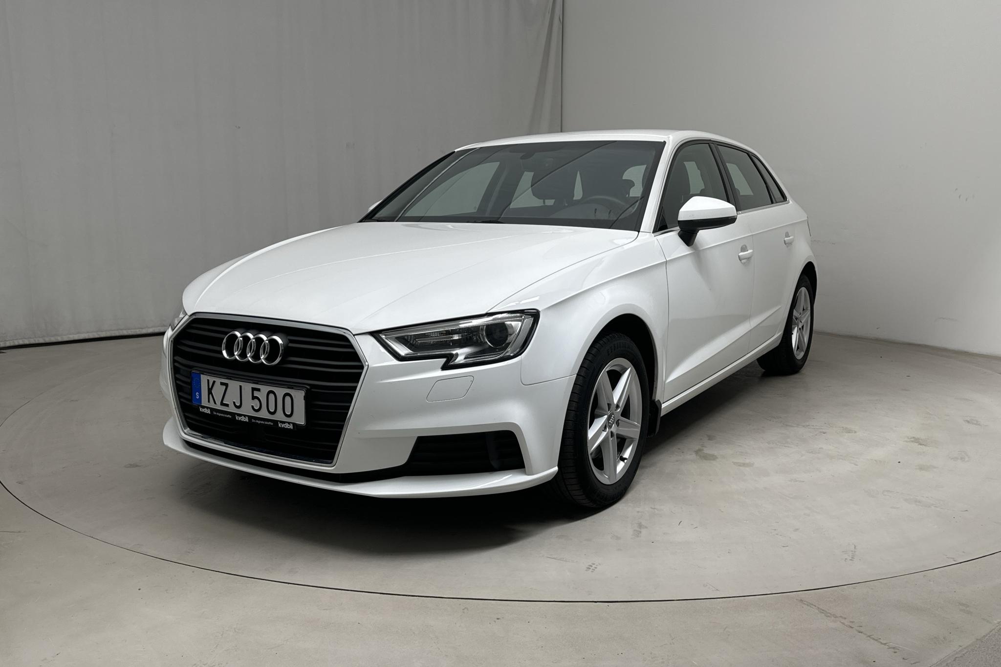 Audi A3 1.5 TFSI Sportback (150hk) - 7 191 mil - Automat - vit - 2018