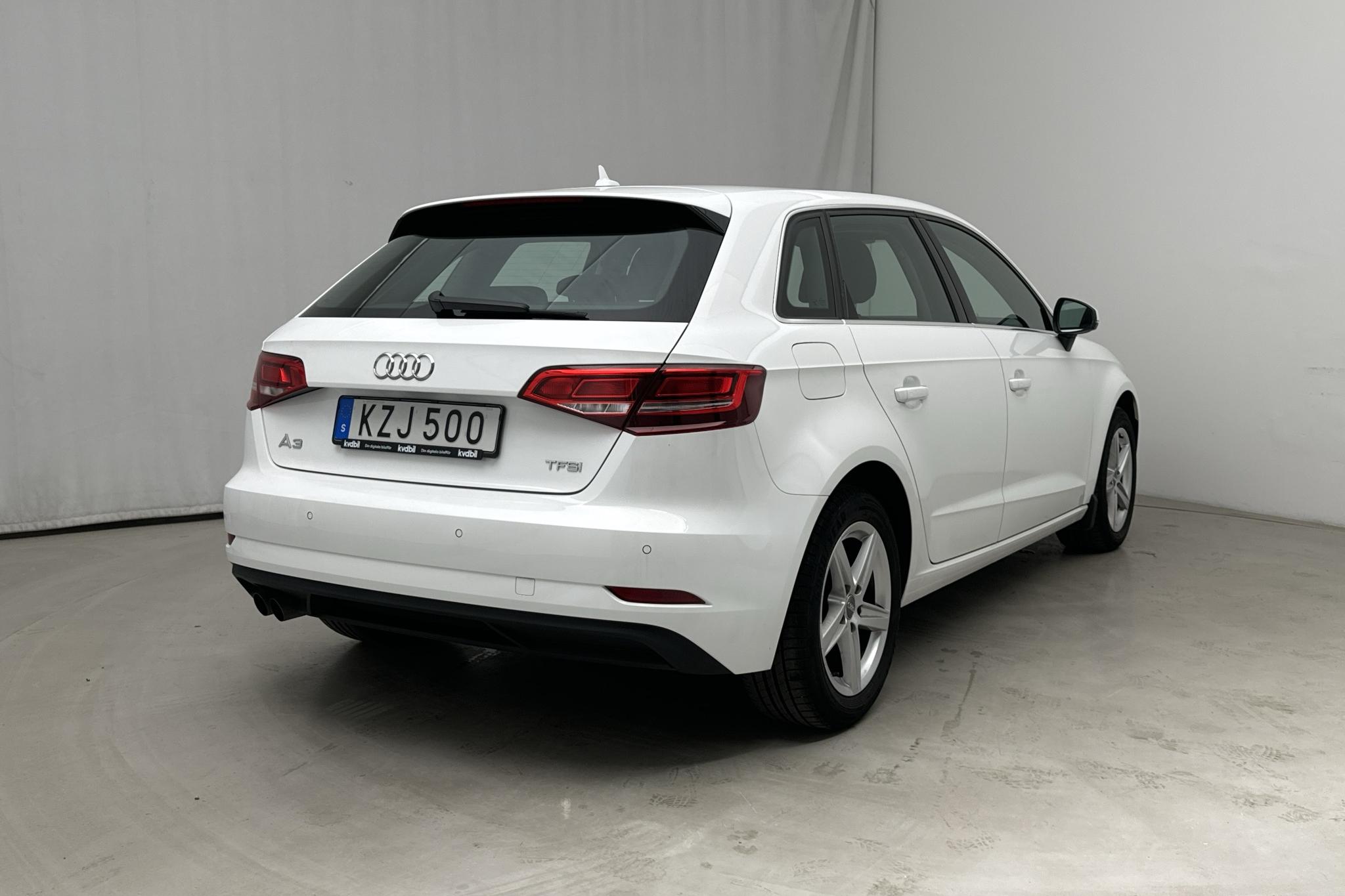 Audi A3 1.5 TFSI Sportback (150hk) - 7 191 mil - Automat - vit - 2018