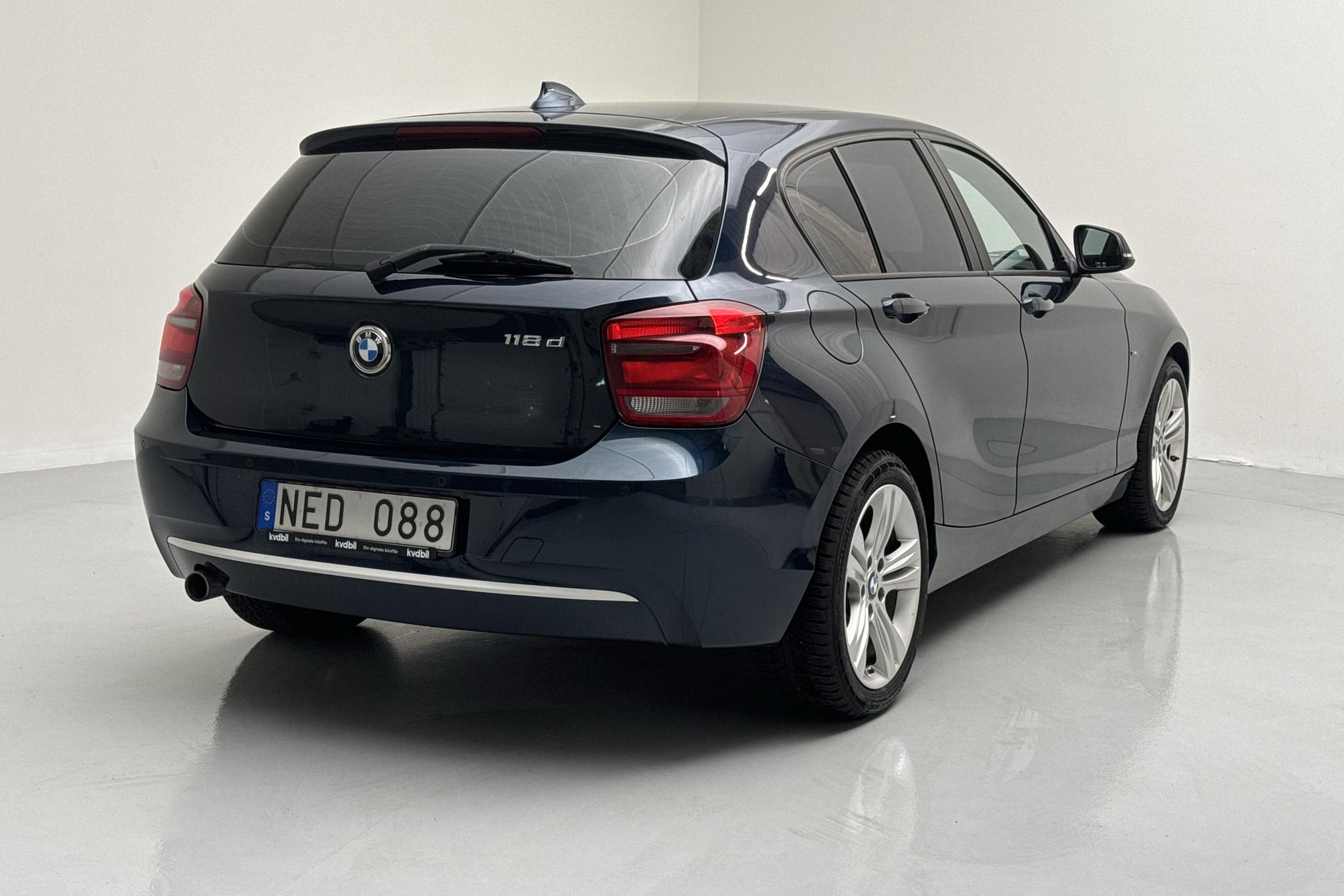 BMW 118d 5dr, F20 (143hk) - 124 890 km - Automatyczna - niebieski - 2013