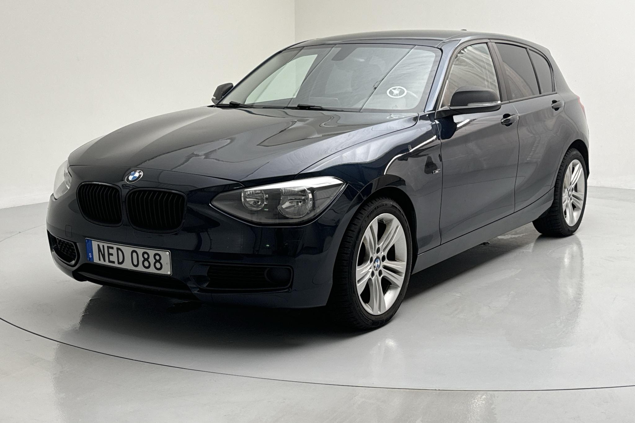 BMW 118d 5dr, F20 (143hk) - 124 890 km - Automatyczna - niebieski - 2013