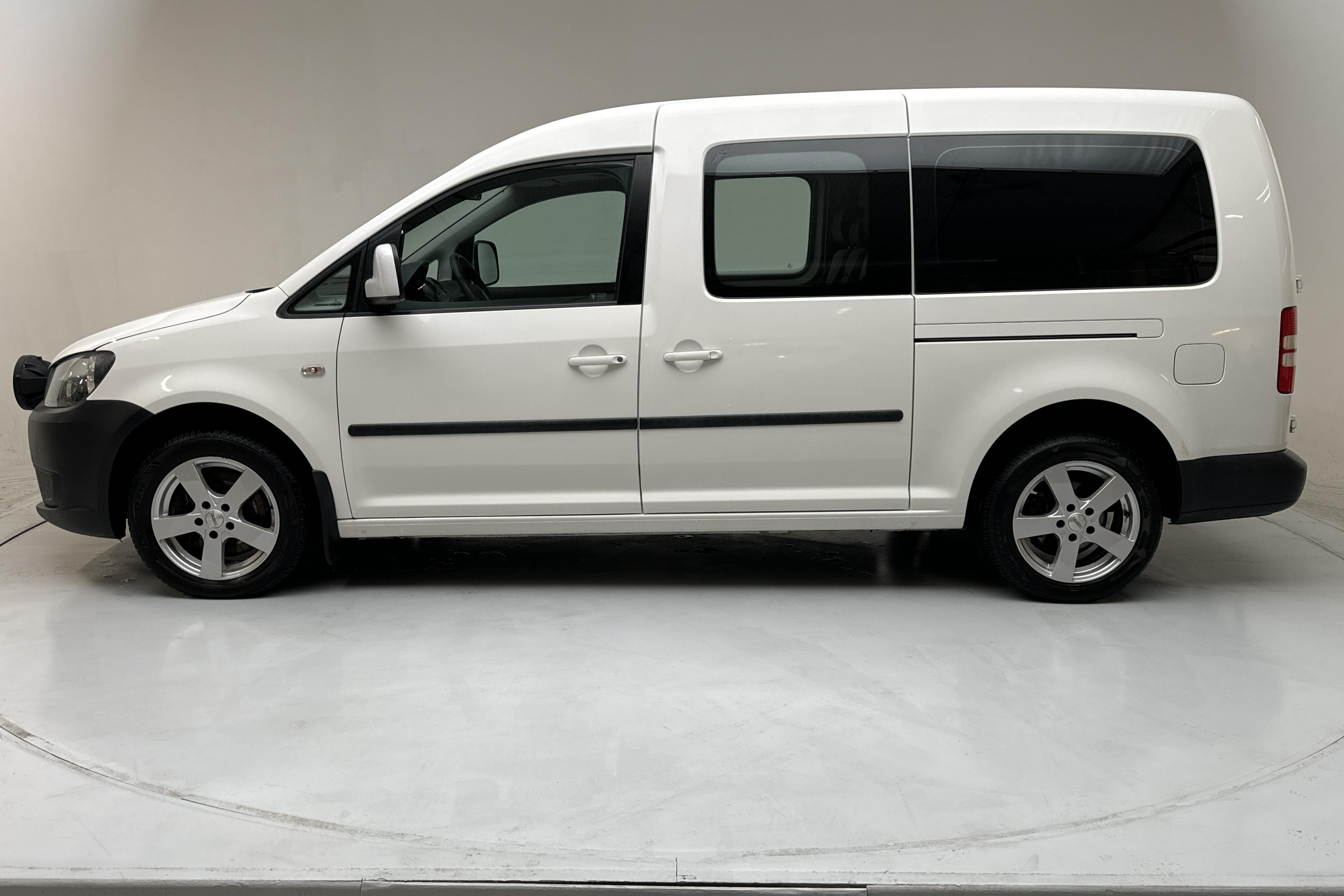 VW Caddy Life Maxi 1.6 TDI (102hk) - 202 810 km - Manual - white - 2012