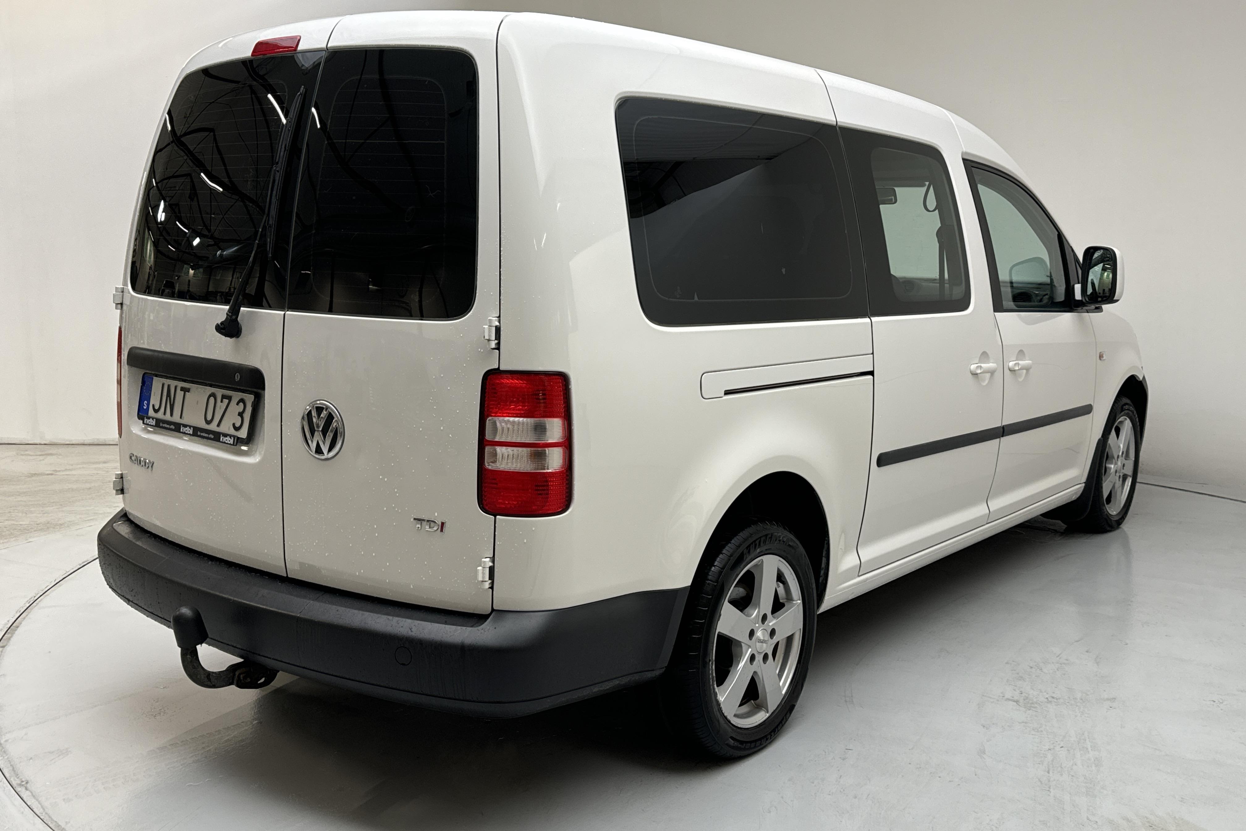 VW Caddy Life Maxi 1.6 TDI (102hk) - 202 810 km - Käsitsi - valge - 2012