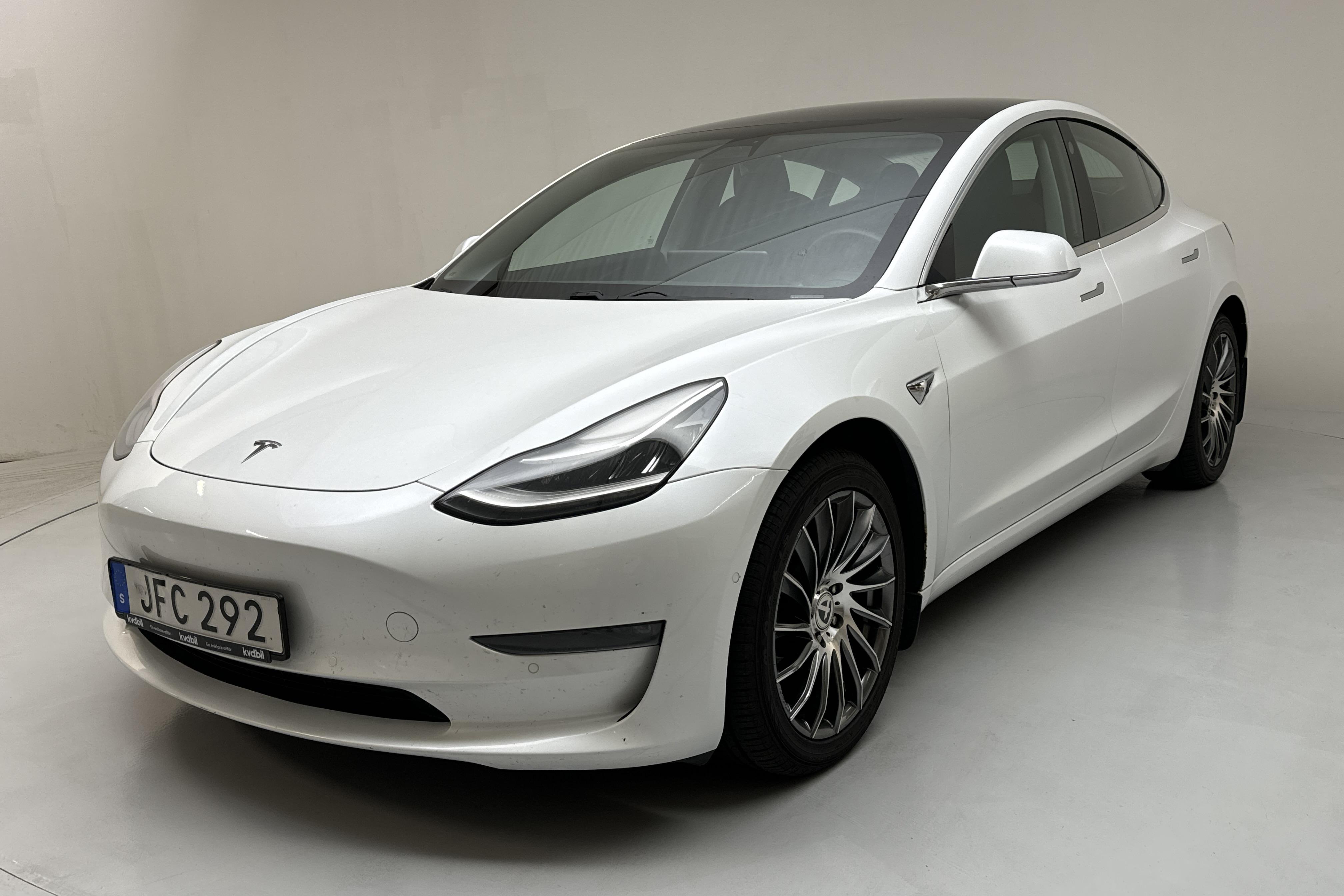 Tesla Model 3 Long Range Dual Motor AWD - 139 980 km - Automaattinen - valkoinen - 2020