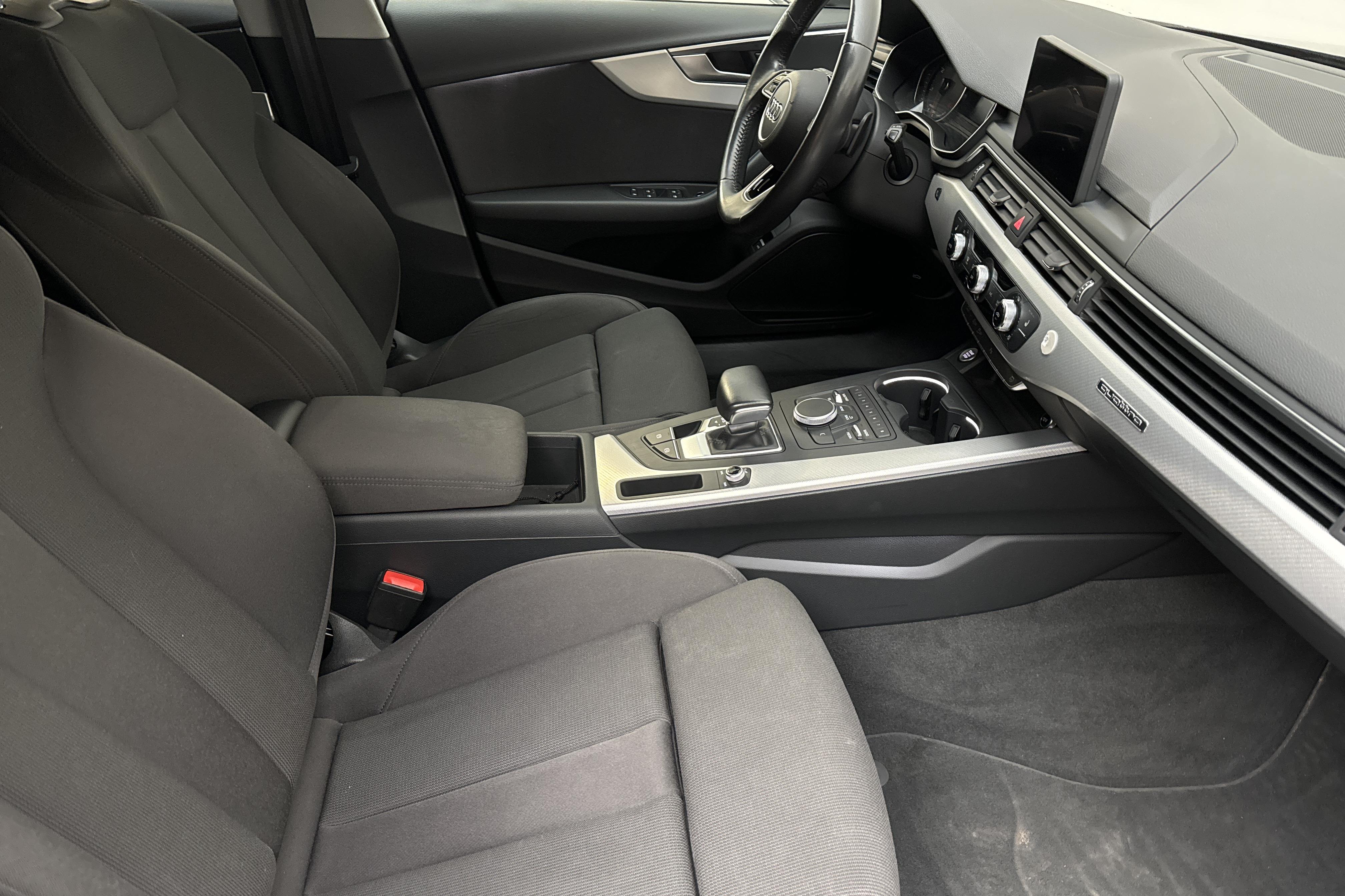 Audi A4 Avant 40 TDI quattro (190hk) - 8 942 mil - Automat - svart - 2019