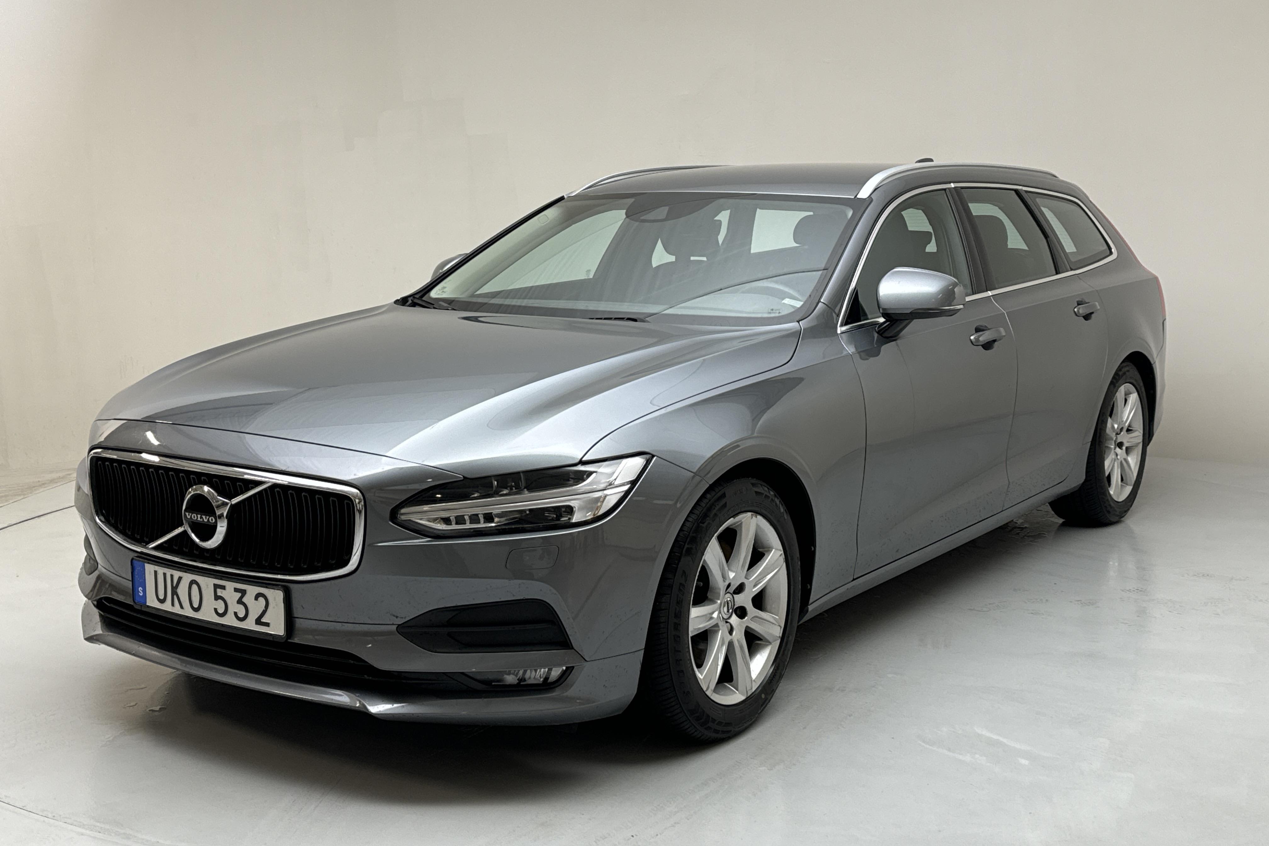 Volvo V90 D3 (150hk) - 111 480 km - Manual - gray - 2017