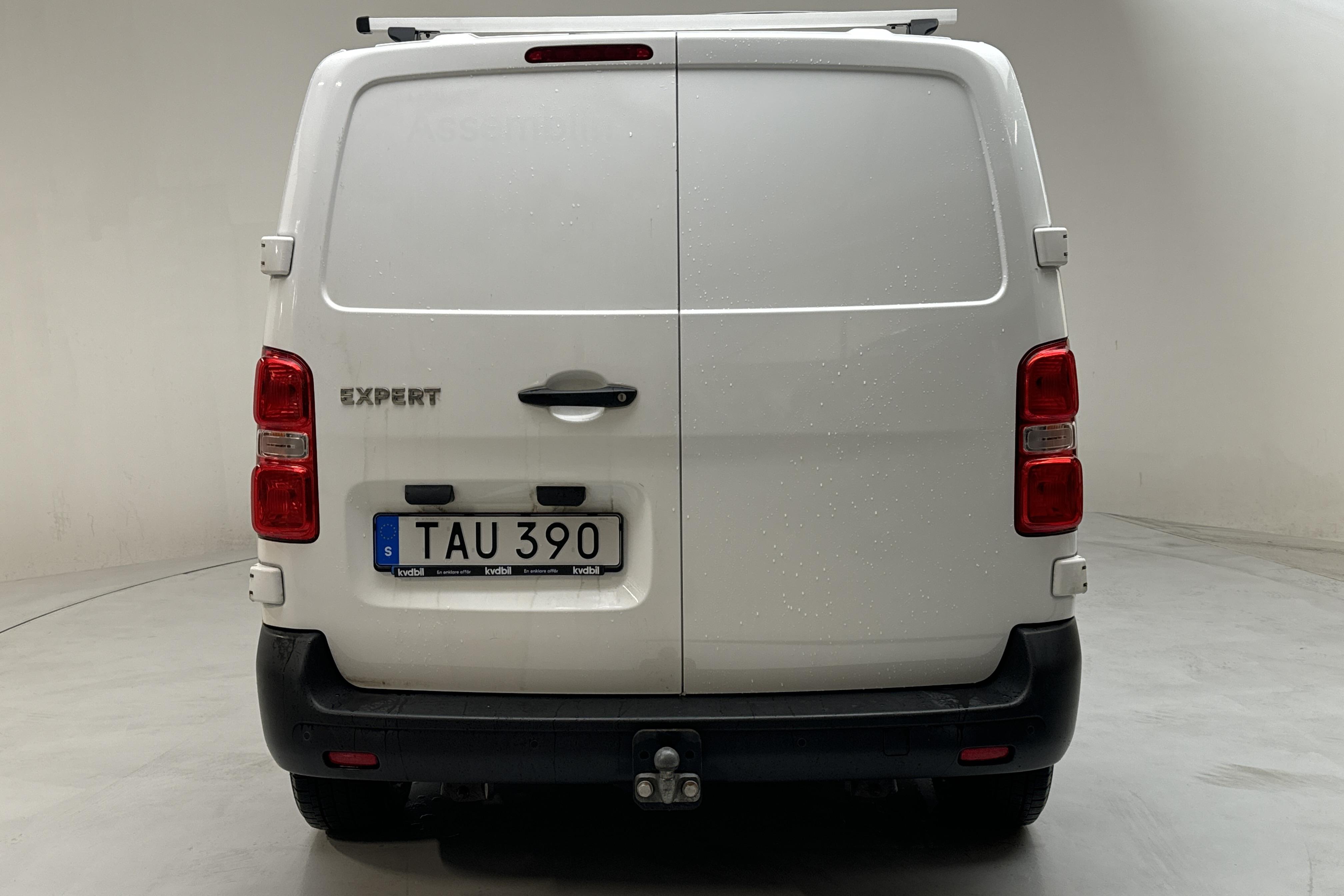 Peugeot Expert BlueHDi Skåp (122hk) - 56 510 km - Manualna - biały - 2019