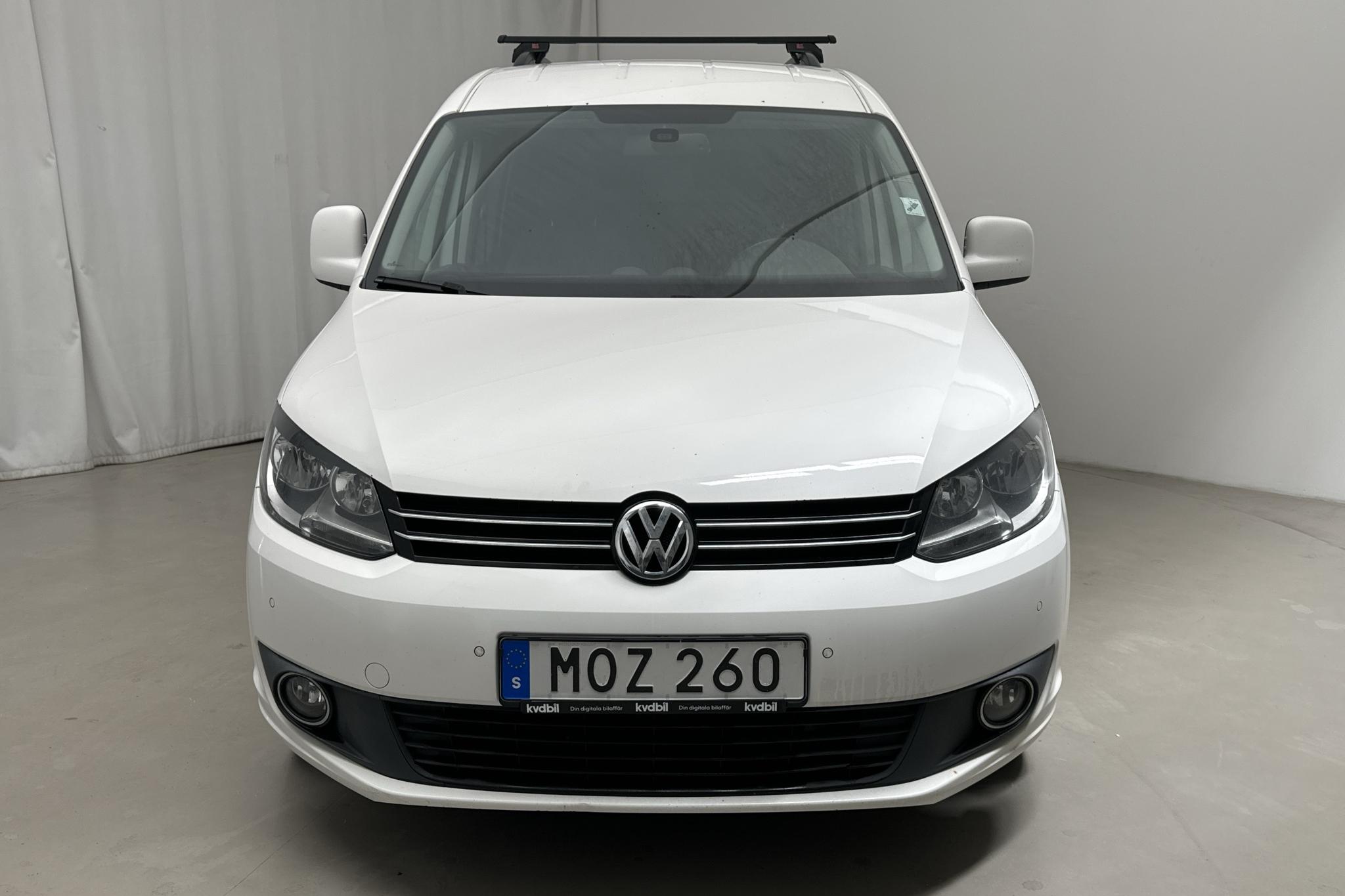 VW Caddy Life Maxi 2.0 TDI (140hk) - 162 630 km - Automaatne - valge - 2015