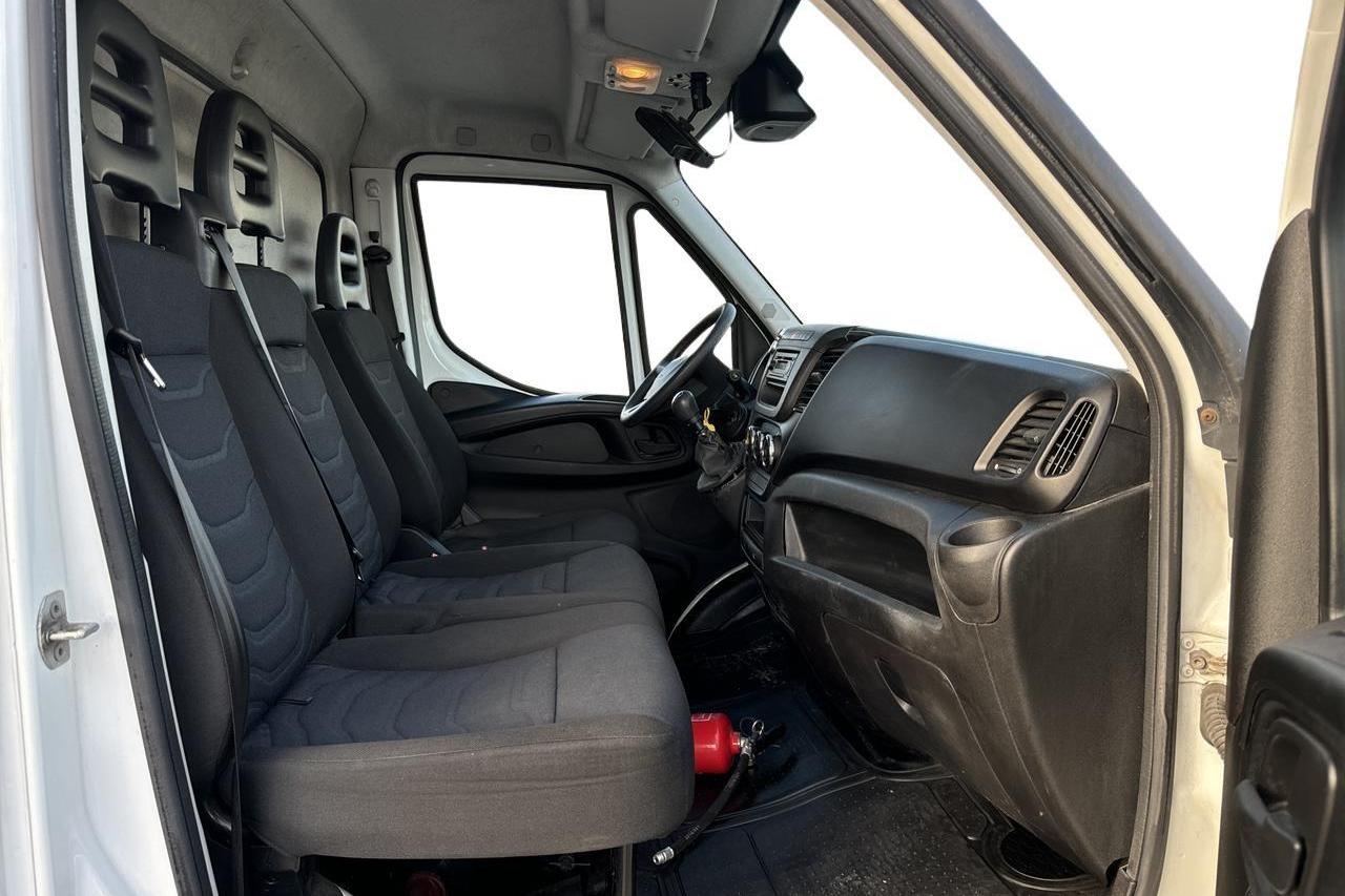 Iveco Daily 35 2.3 Volymskåp (146hk) - 181 820 km - Manual - white - 2015