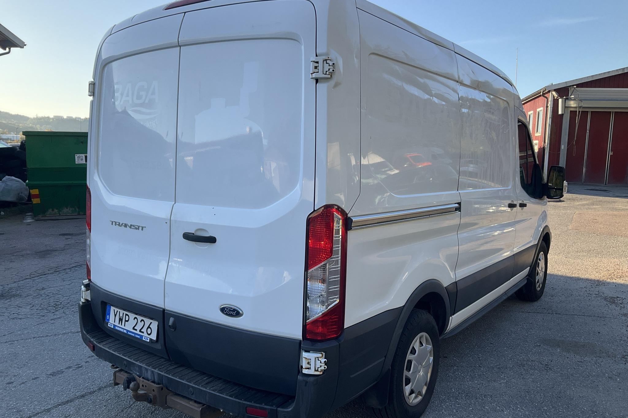 Ford Transit 350 2.0 TDCi AWD Skåp (130hk) - 194 870 km - Manual - white - 2018