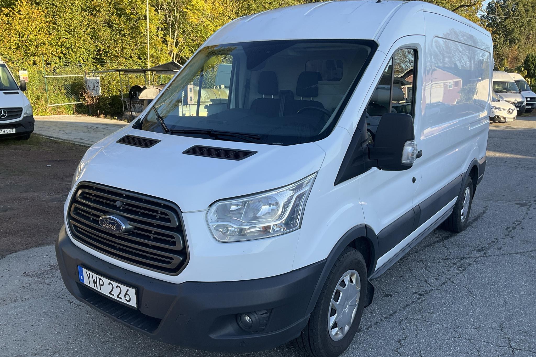 Ford Transit 350 2.0 TDCi AWD Skåp (130hk) - 194 870 km - Manualna - biały - 2018