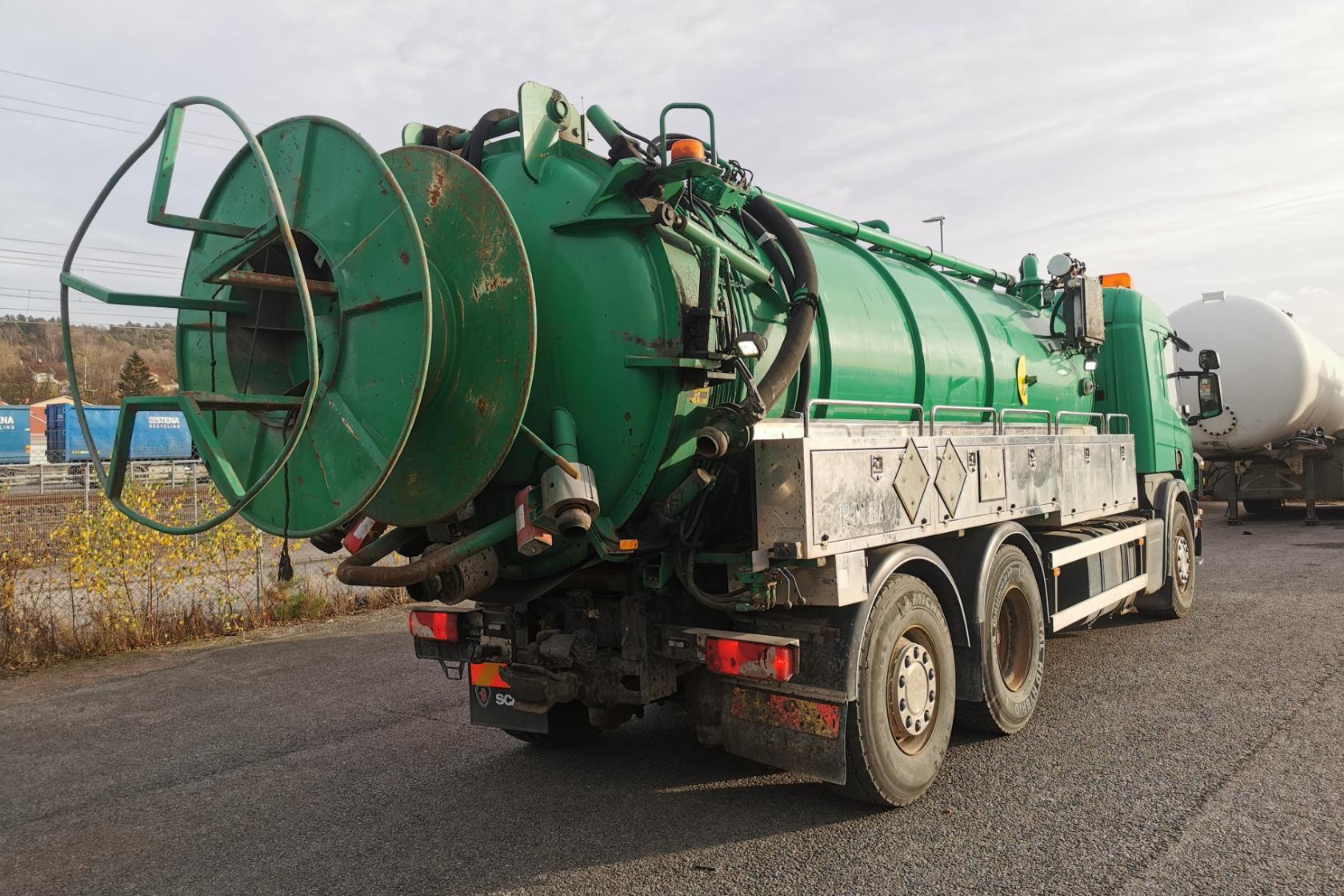 SCANIA P420 - 310 767 km - Automatic - green - 2008