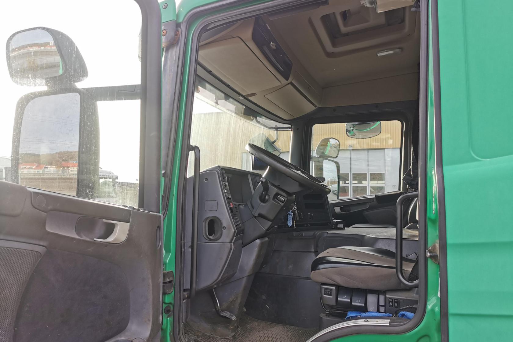 SCANIA P420 - 310 767 km - Automatic - green - 2008