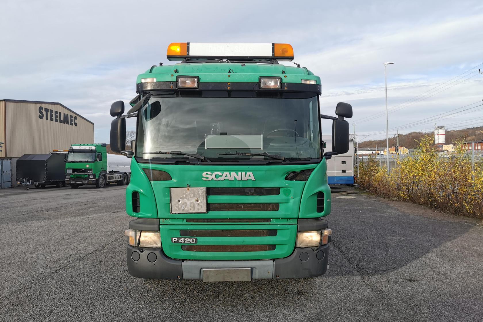 SCANIA P420 - 310 767 km - Automatic - green - 2008