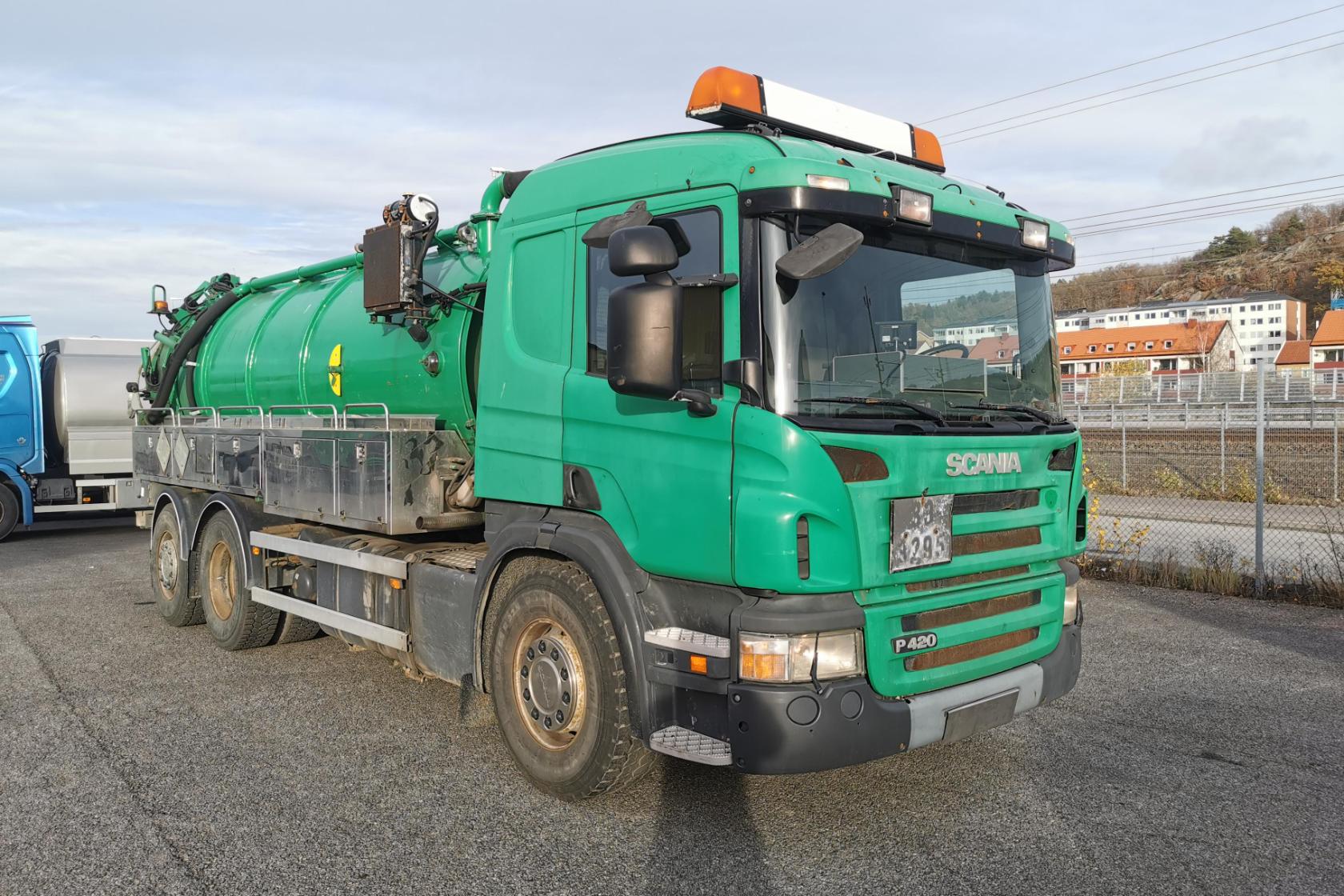 SCANIA P420 - 310 767 km - Automatic - green - 2008