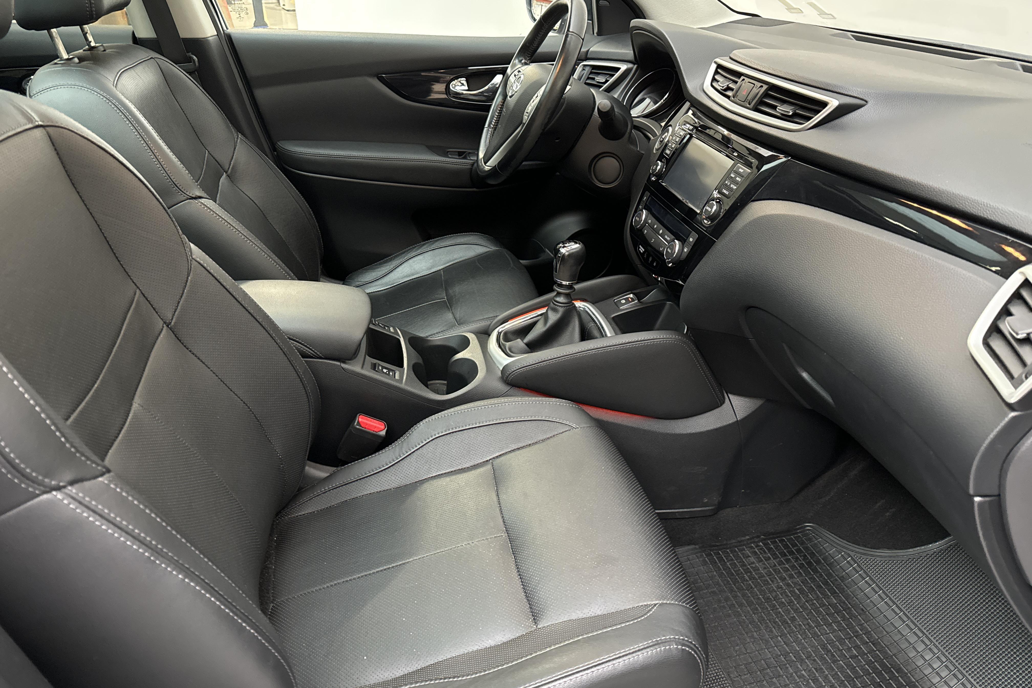 Nissan Qashqai 1.5 dCi (110hk) - 14 423 mil - Manuell - grå - 2014