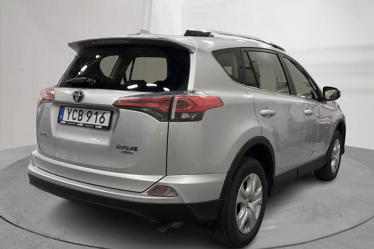 Toyota RAV4 2.0 VVT-i (151hk) - 108 110 km - Manualna - srebro - 2016