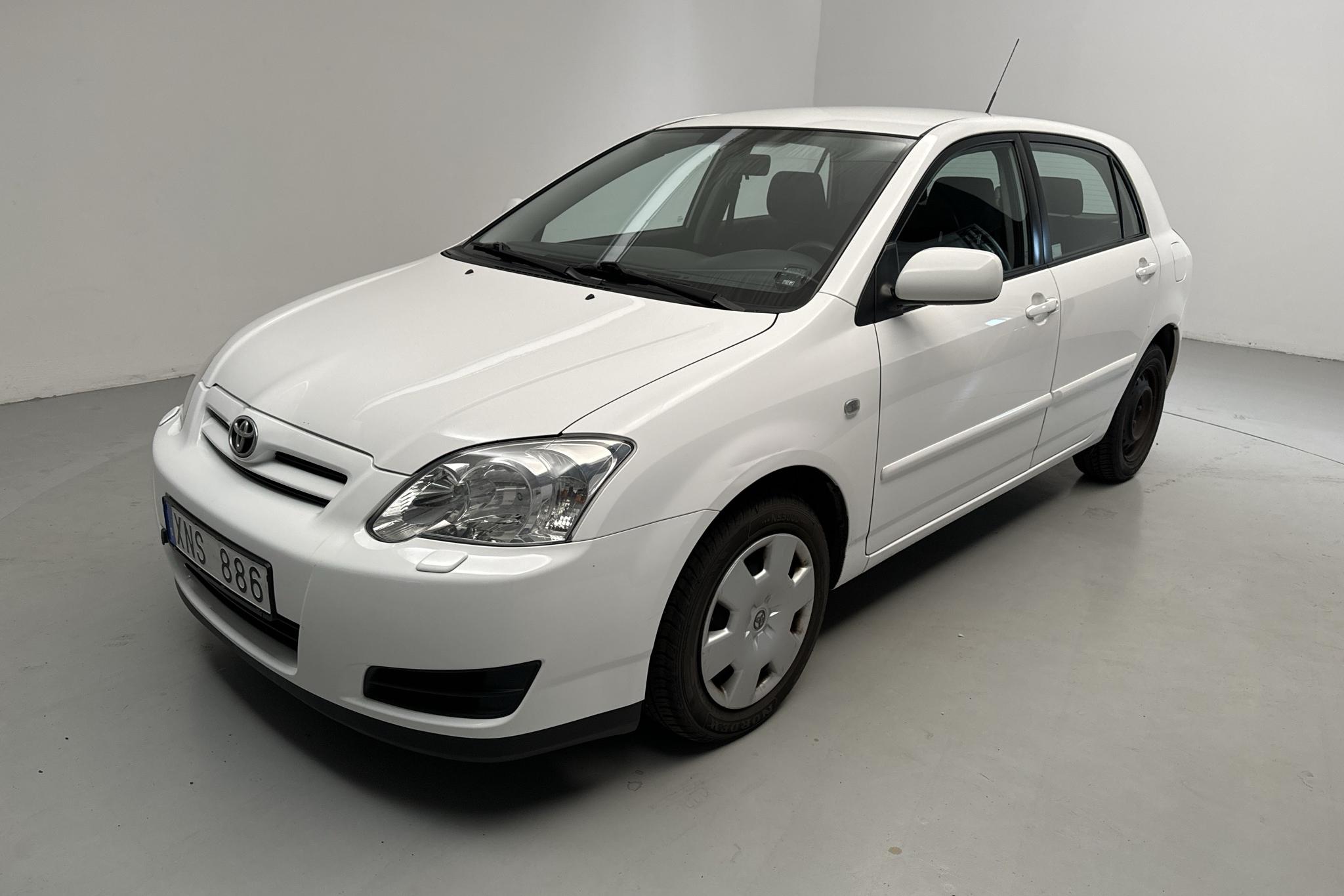 Toyota Corolla 1.6 5dr (110hk) - 94 720 km - Automatyczna - biały - 2005