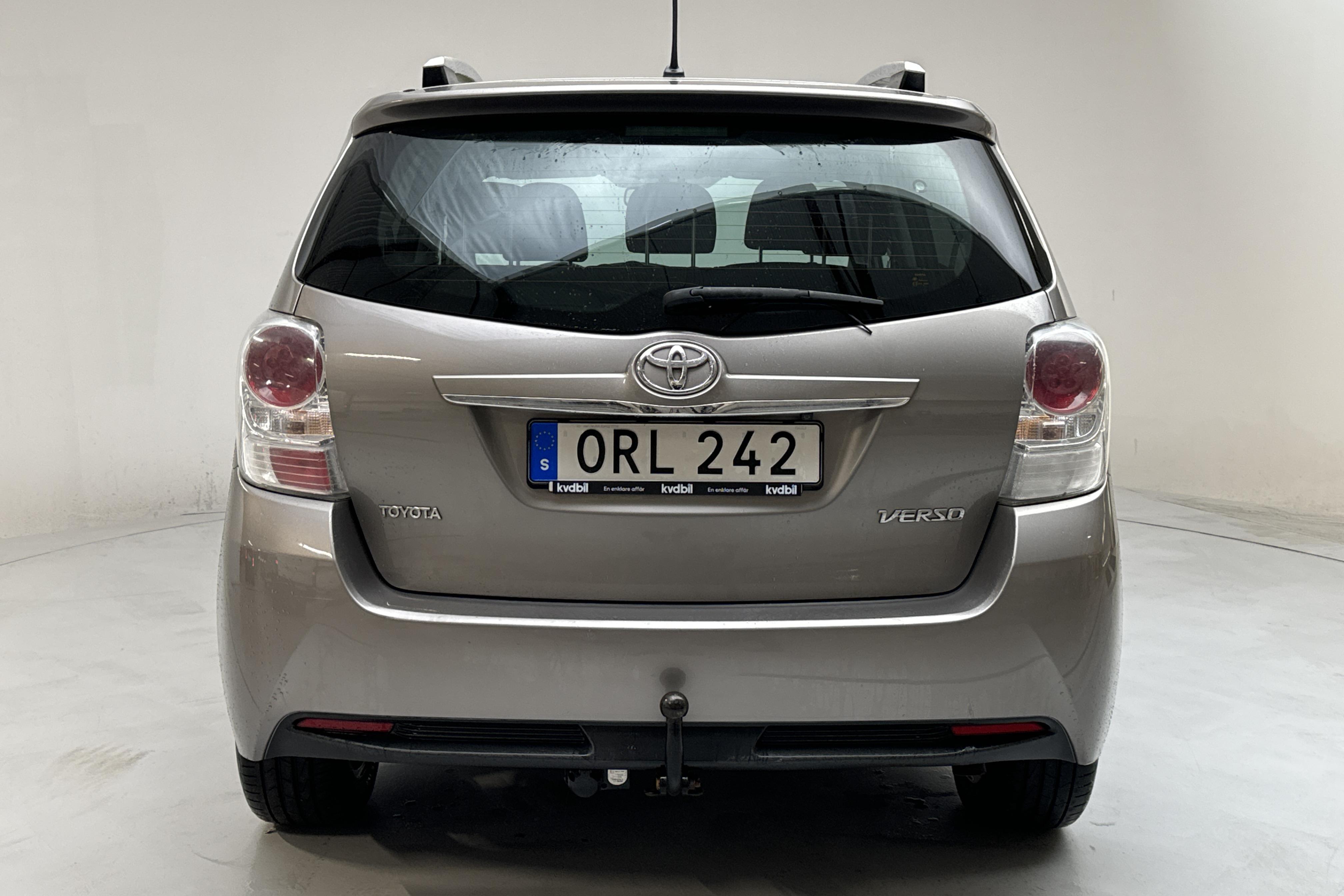 Toyota Verso 1.6 D-4D DPF (112hk) - 165 770 km - Manualna - brązowy - 2015