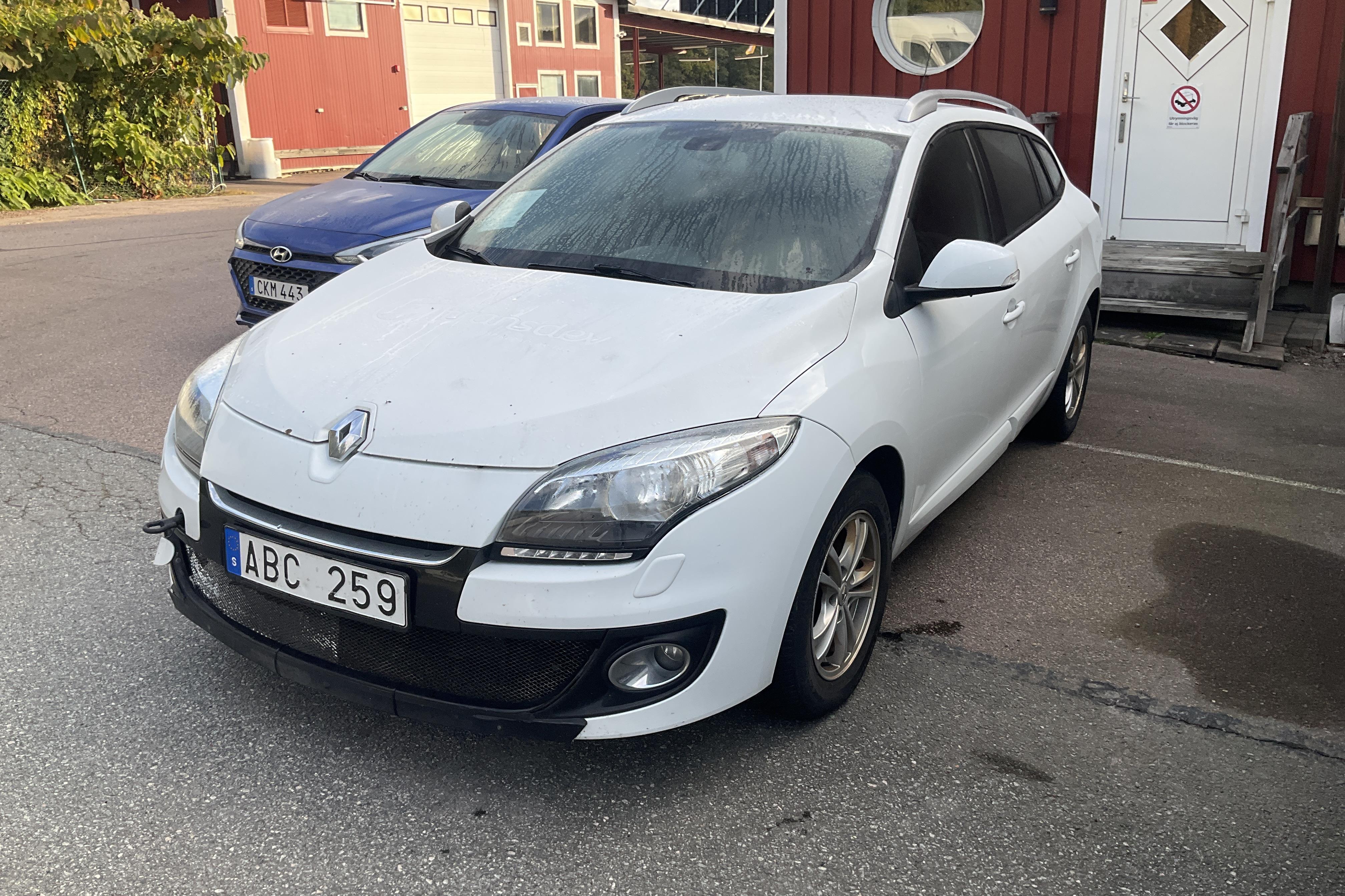 Renault Mégane Phas III 1.5 dCi Sports Tourer (110hk) - 170 330 km - Automatic - white - 2013