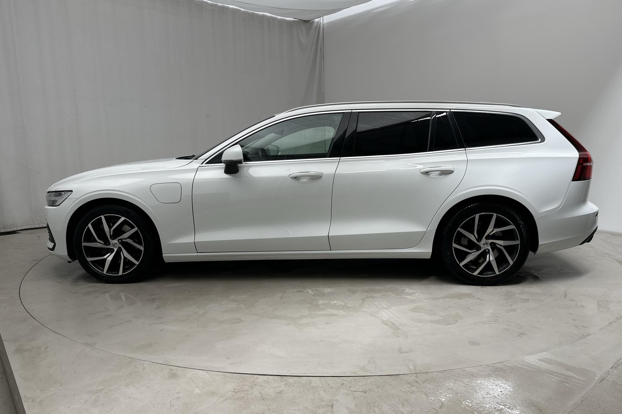 Volvo V60 T6 AWD Twin Engine (340hk) - 8 819 mil - Automat - vit - 2020