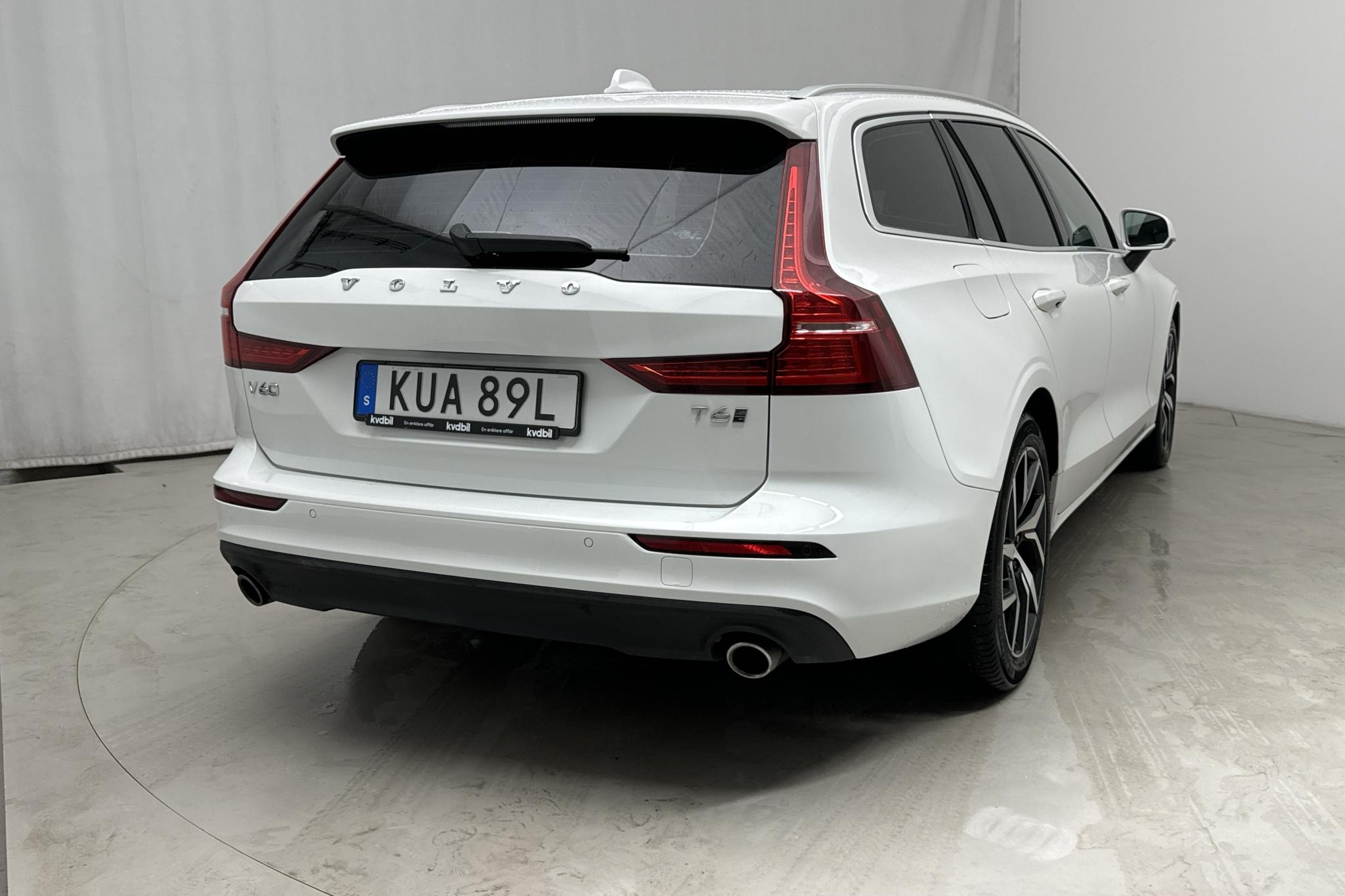 Volvo V60 T6 AWD Twin Engine (340hk) - 8 819 mil - Automat - vit - 2020