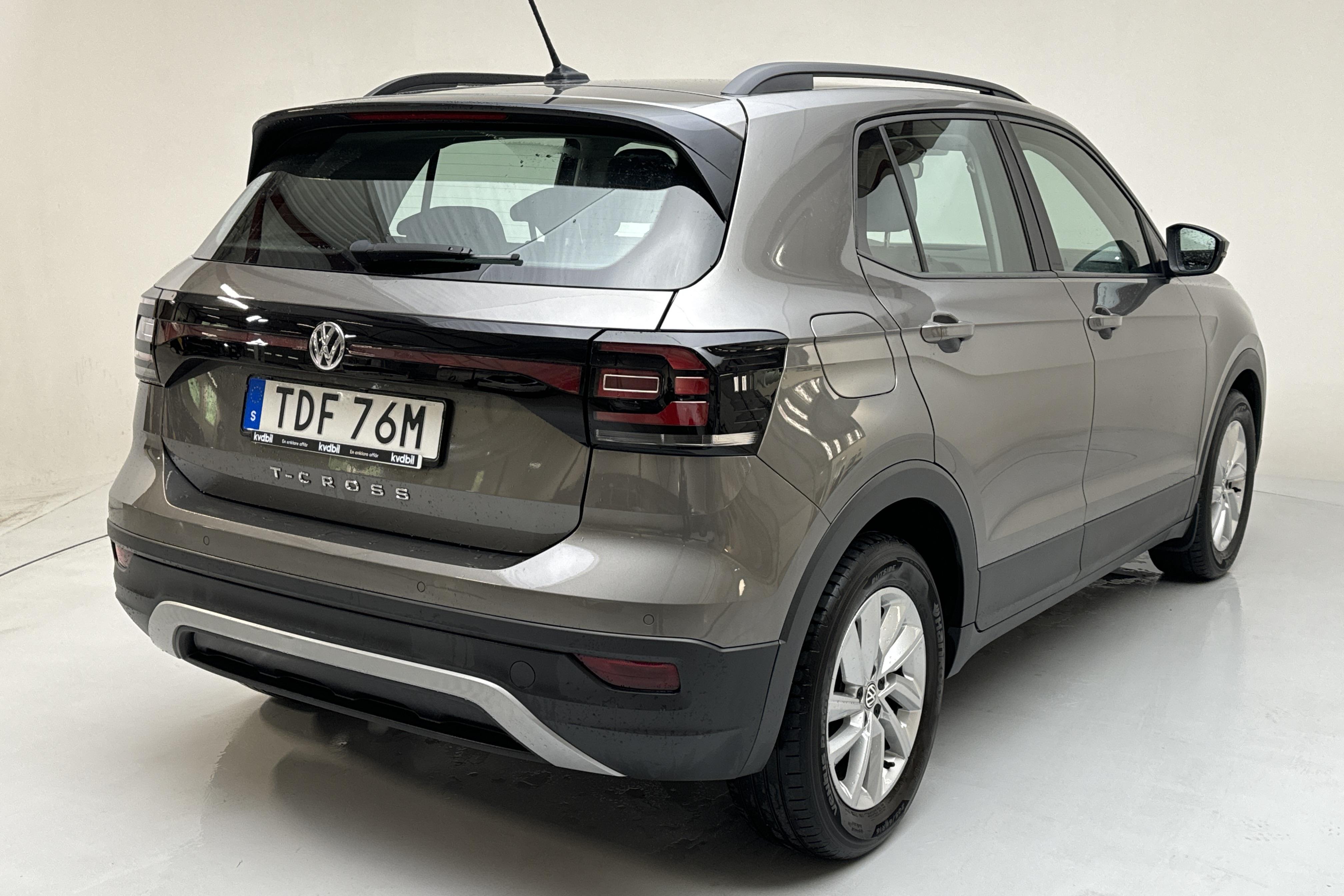 VW T-Cross 1.0 TSI (95hk) - 7 326 mil - Manuell - grå - 2020