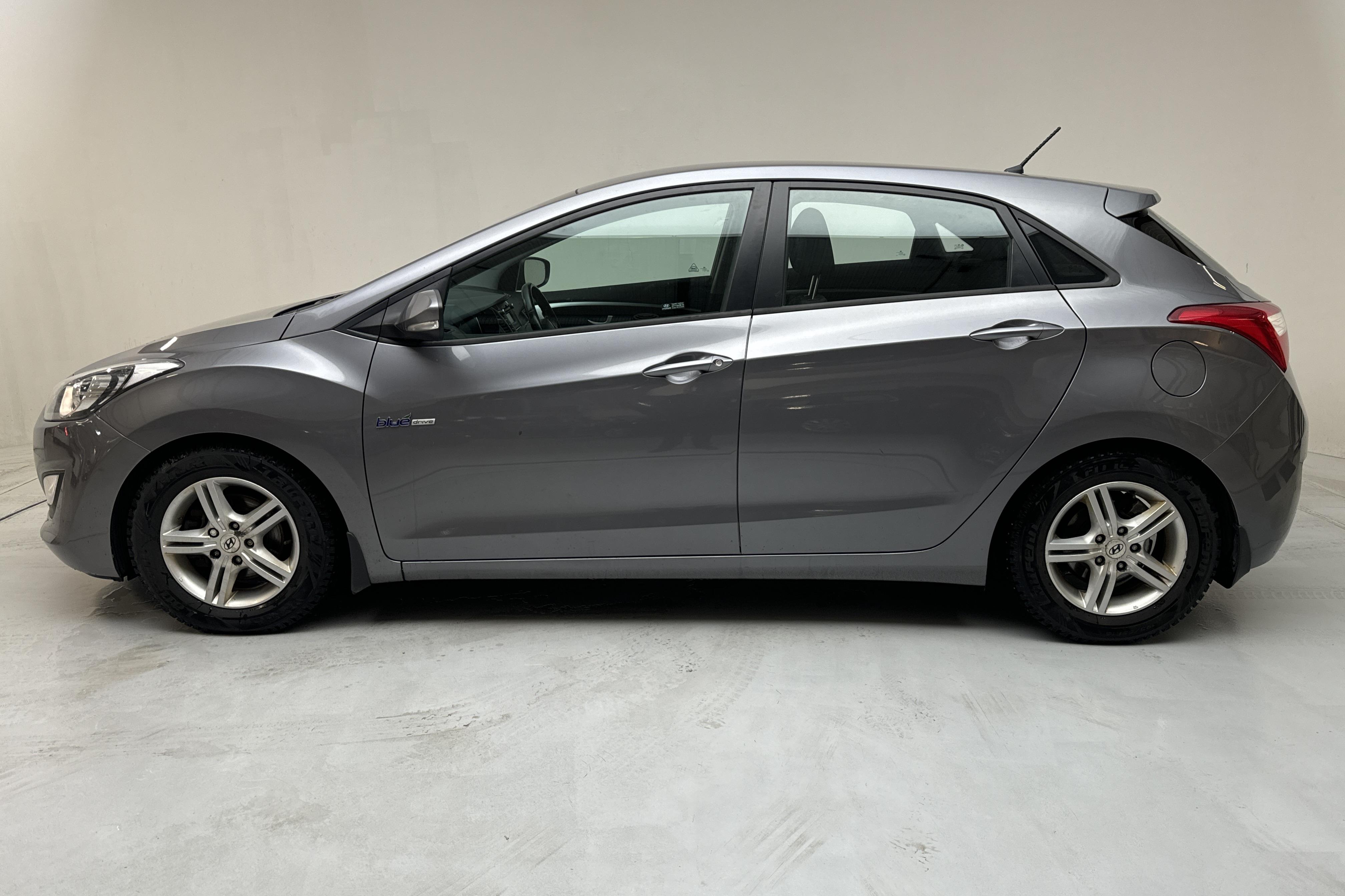 Hyundai i30 1.6 CRDi 5dr (110hk) - 183 850 km - Manuaalinen - harmaa - 2014